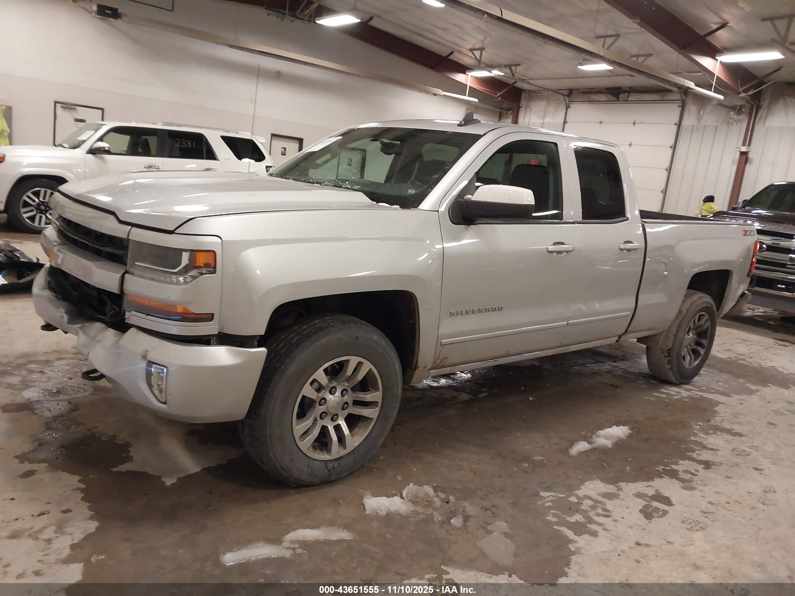 CHEVROLET SILVERADO image 2