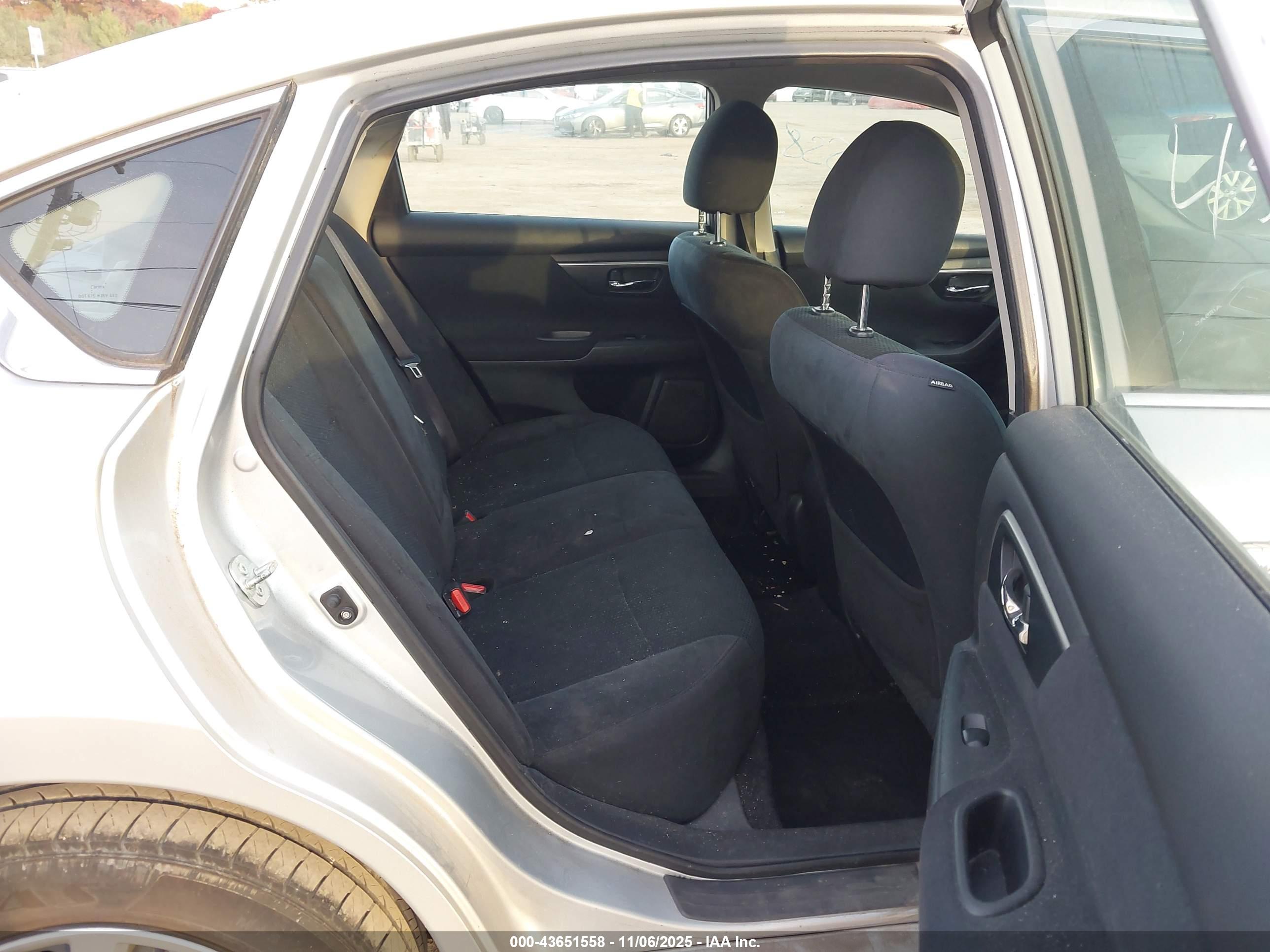 NISSAN ALTIMA image 8
