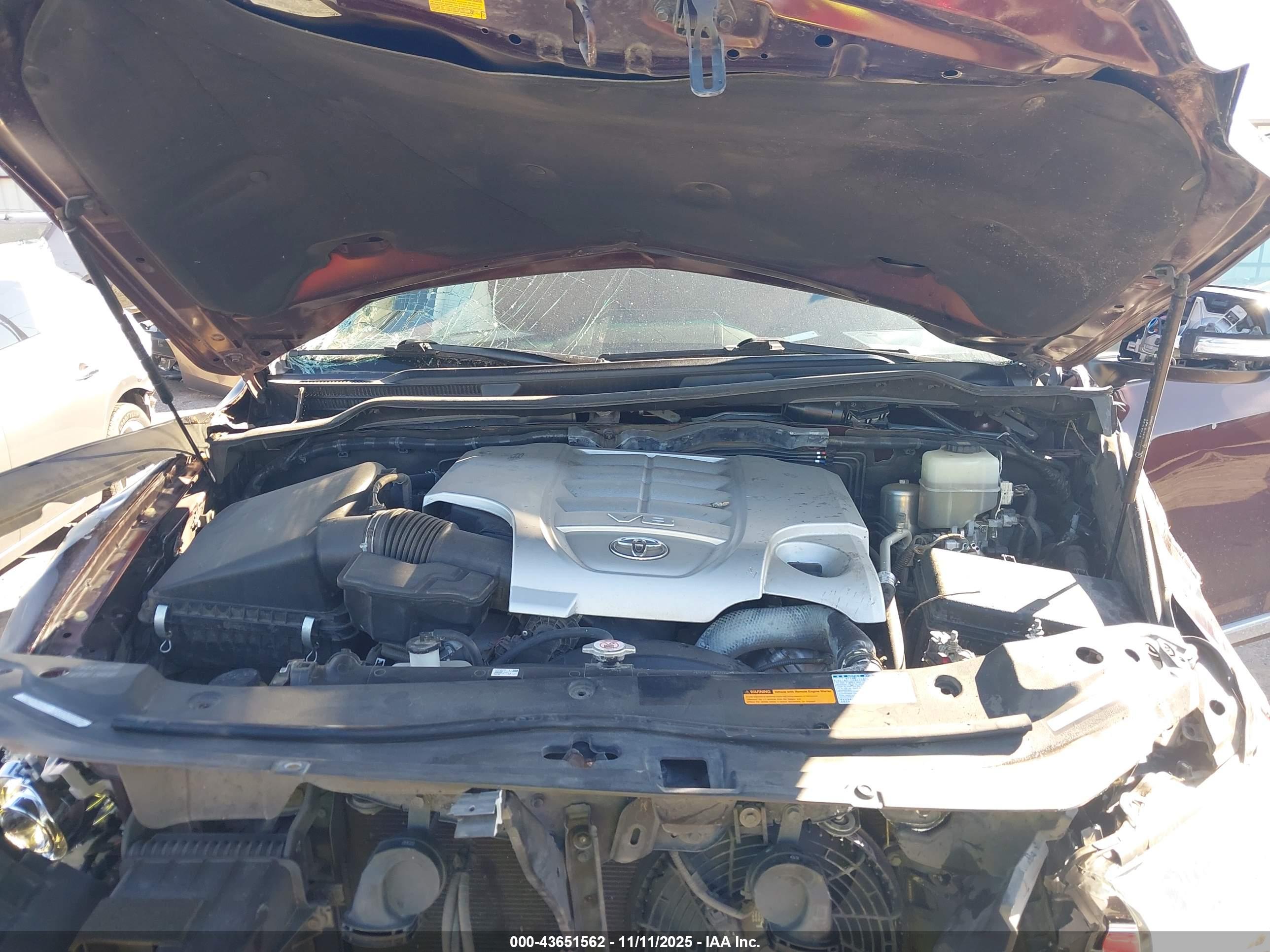 TOYOTA LAND image 10