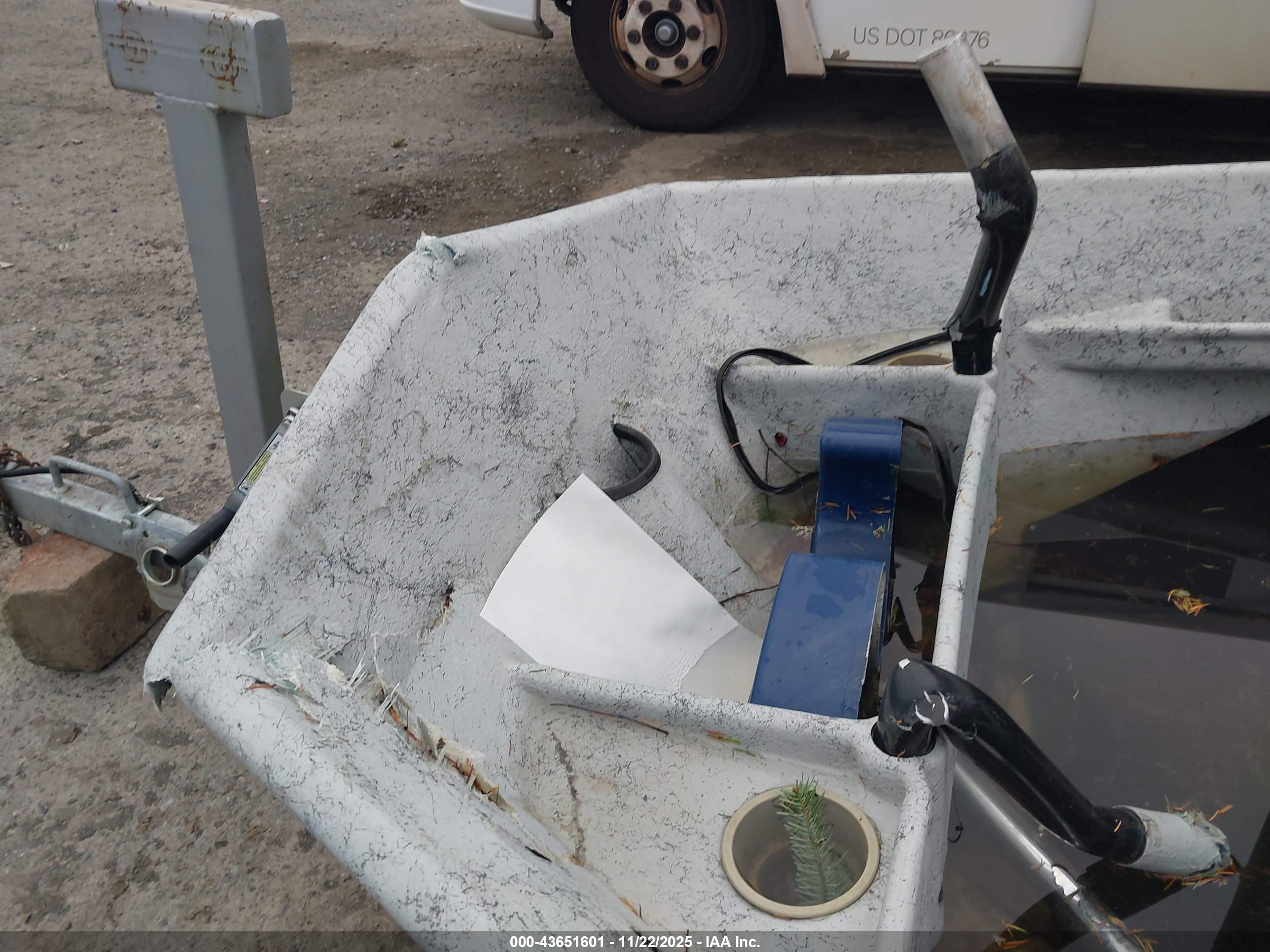 ADIPOSE BOAT image 10