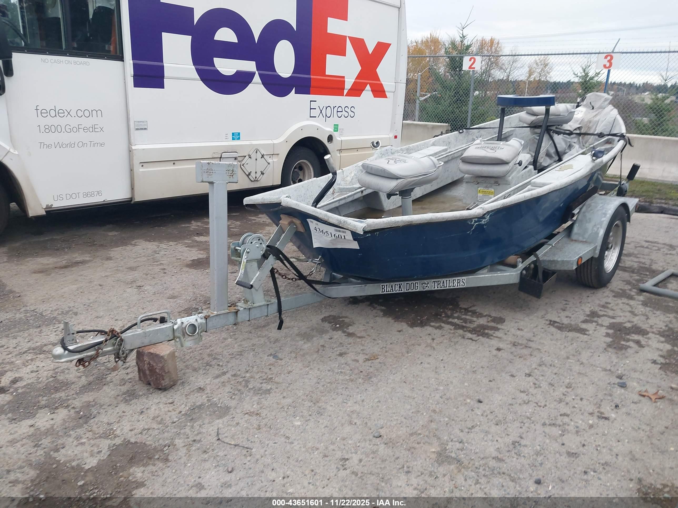 ADIPOSE BOAT image 2