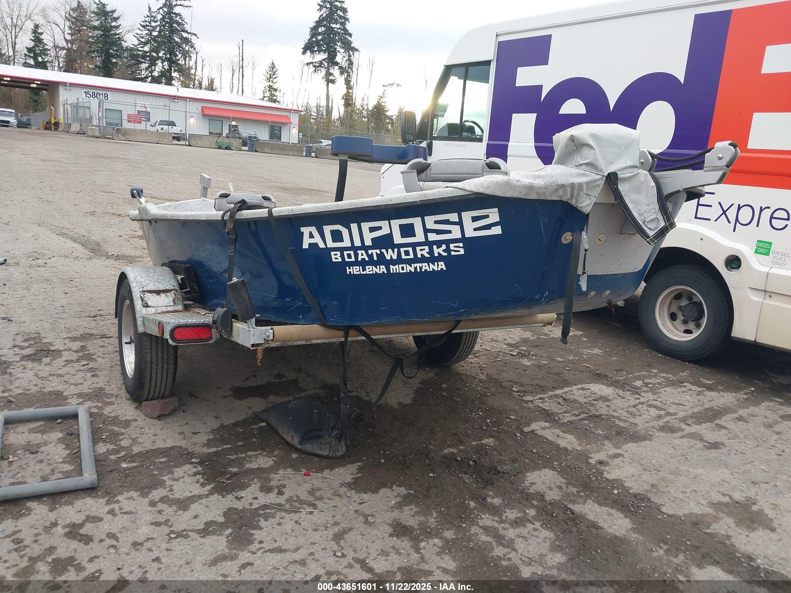 ADIPOSE BOAT image 3