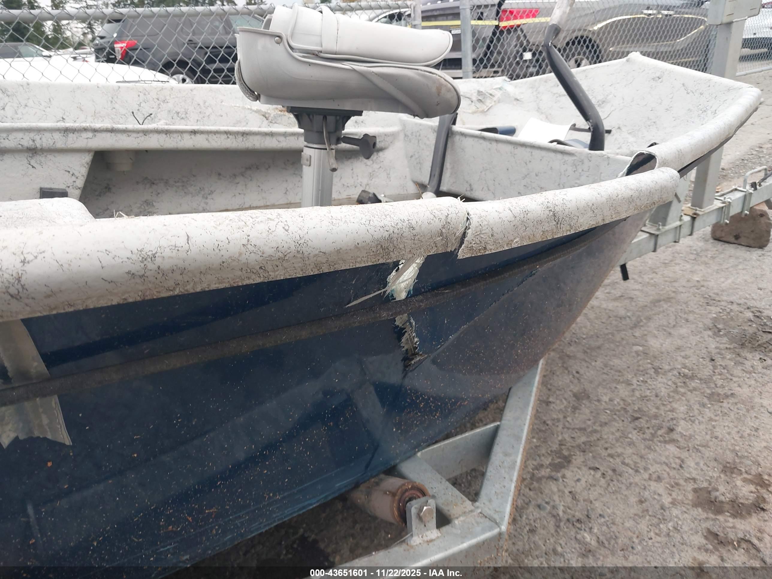 ADIPOSE BOAT image 6