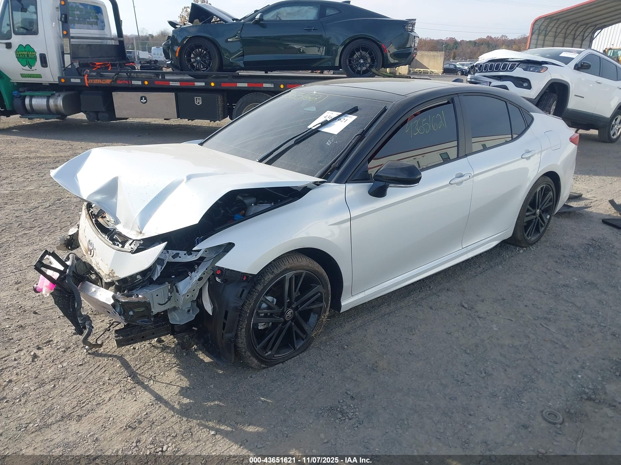 TOYOTA CAMRY image 2