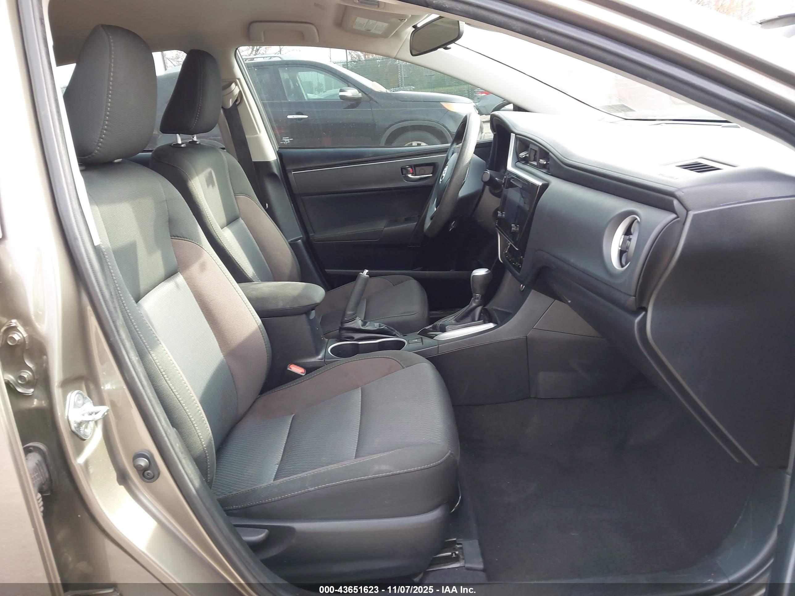 TOYOTA COROLLA image 5