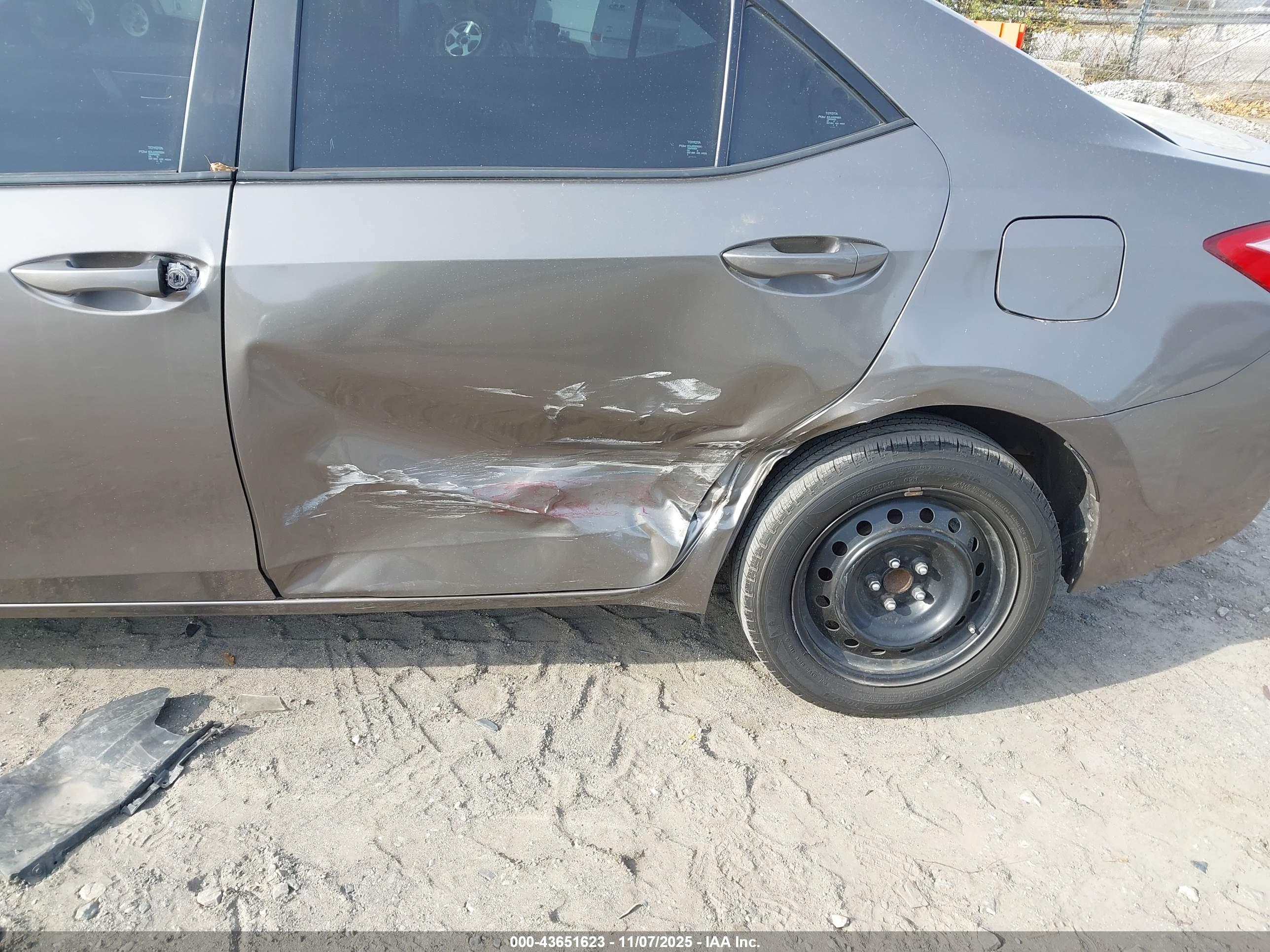 TOYOTA COROLLA image 6