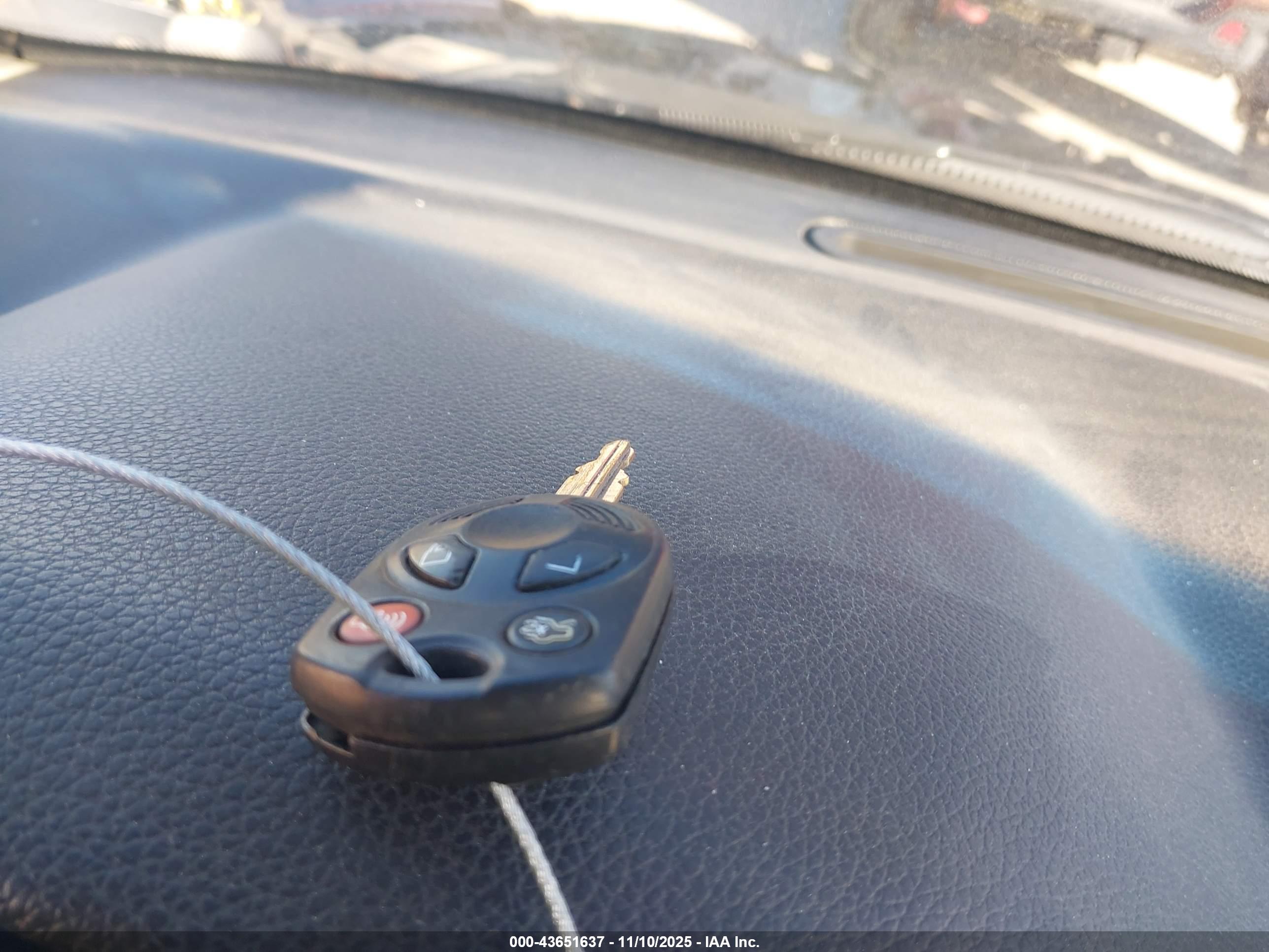 FORD FUSION image 11