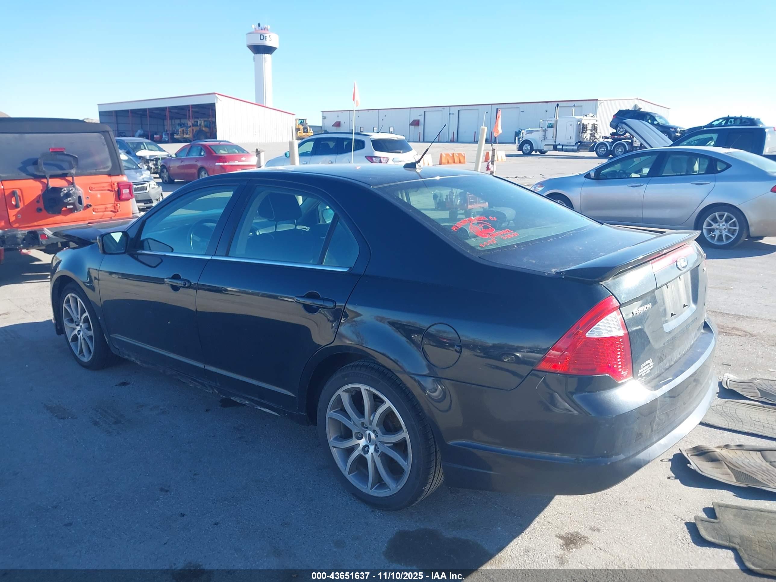 FORD FUSION image 3