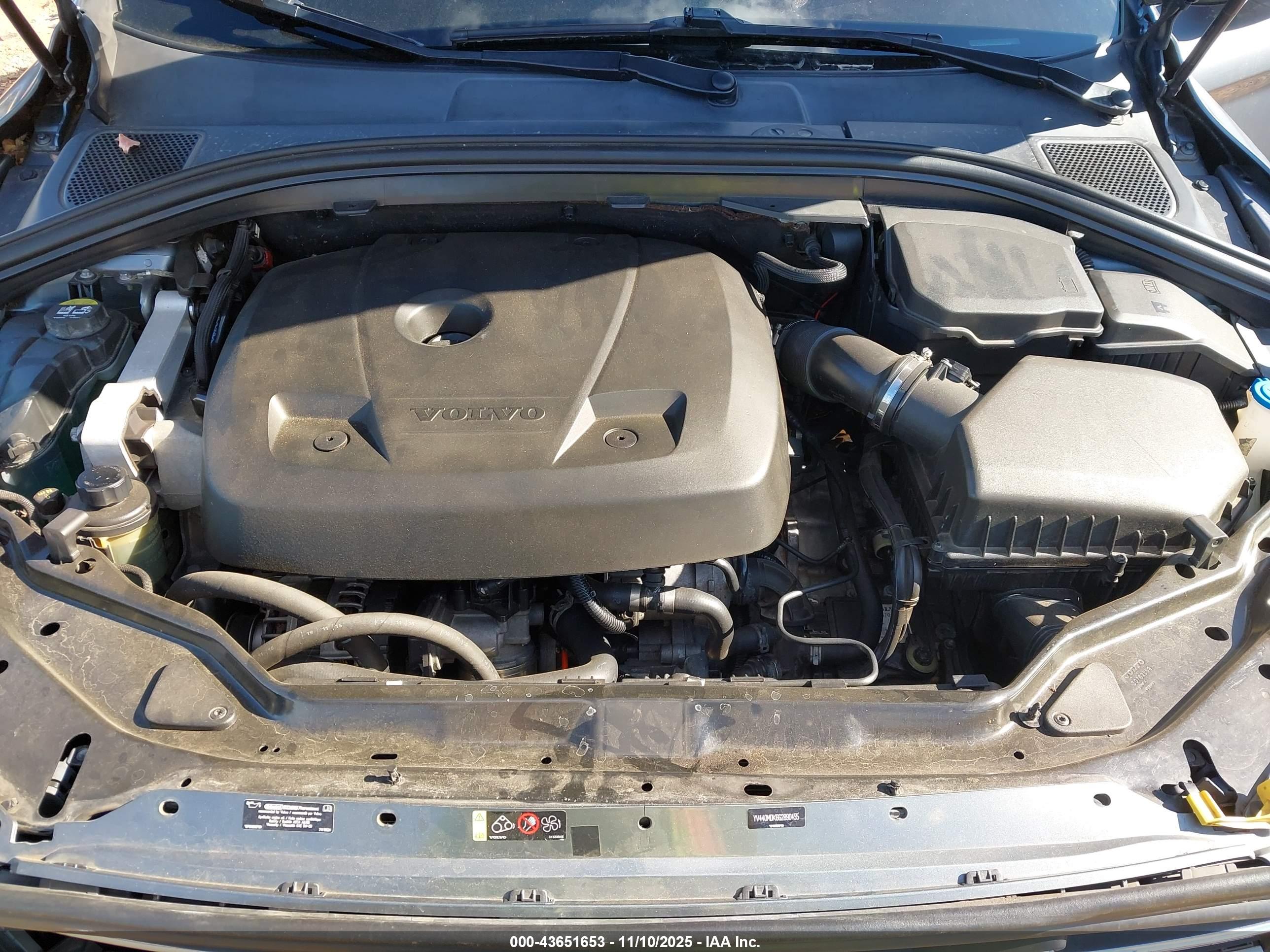 VOLVO XC60 image 10