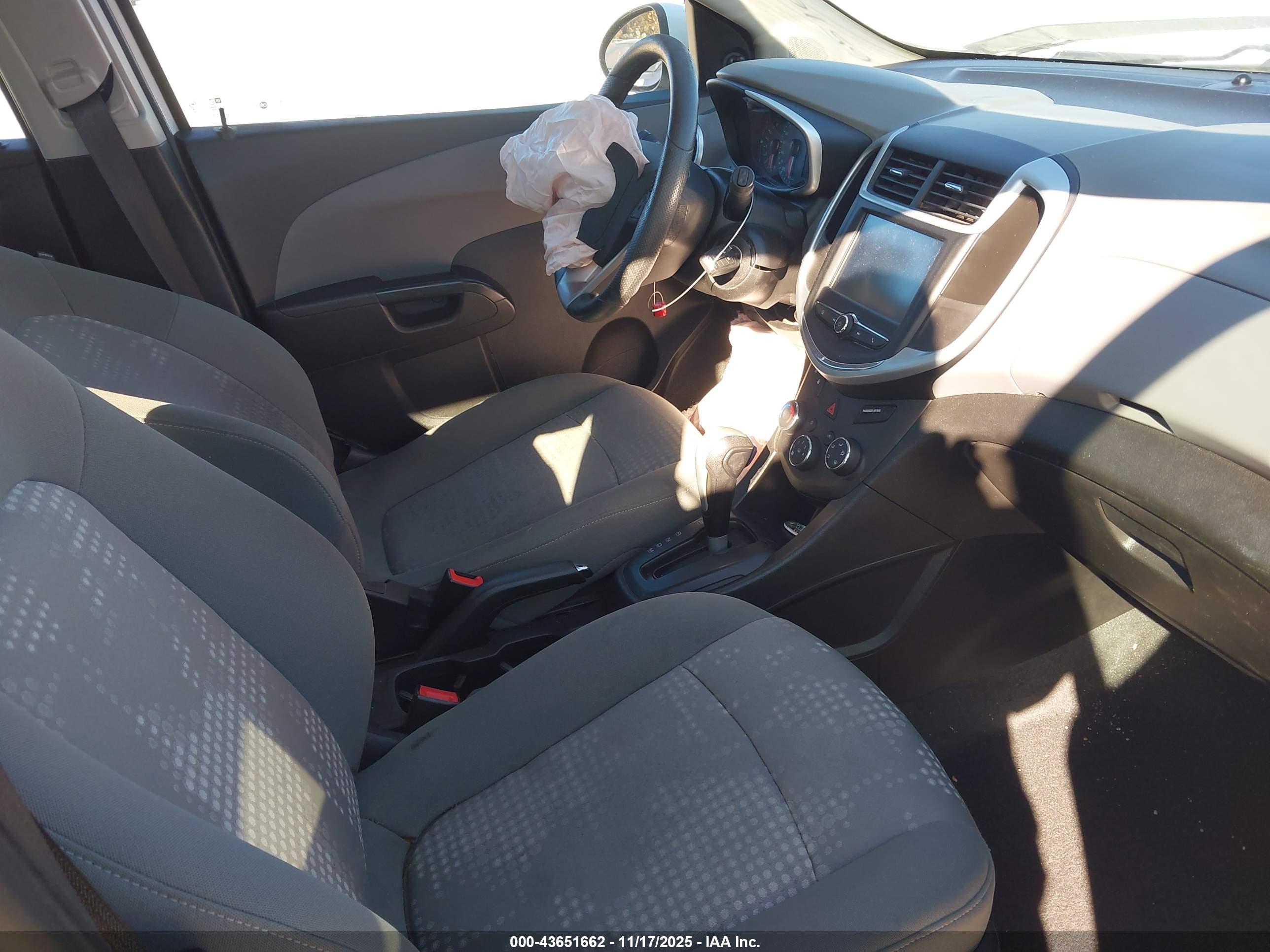 CHEVROLET SONIC image 5