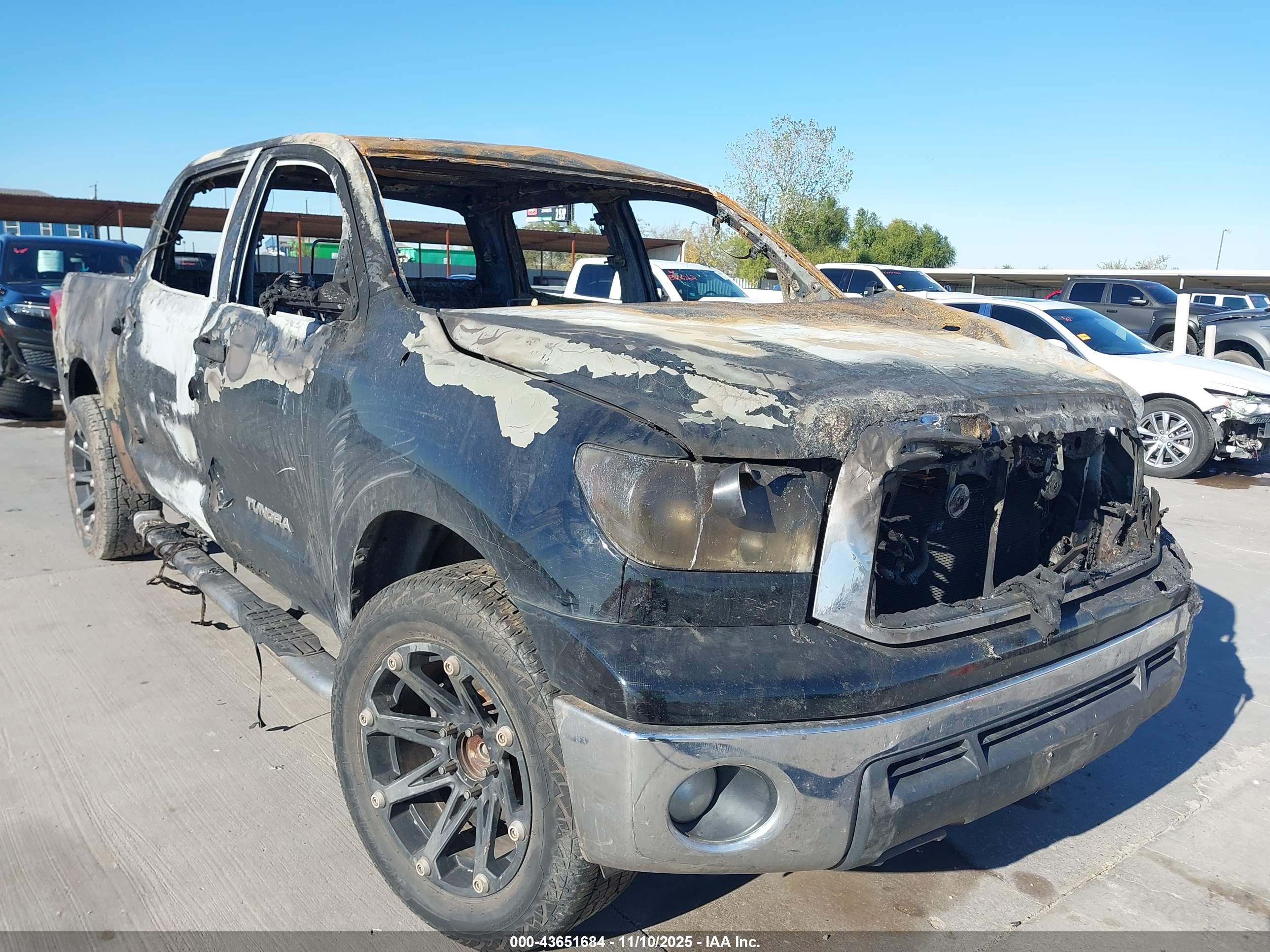 TOYOTA TUNDRA image 6