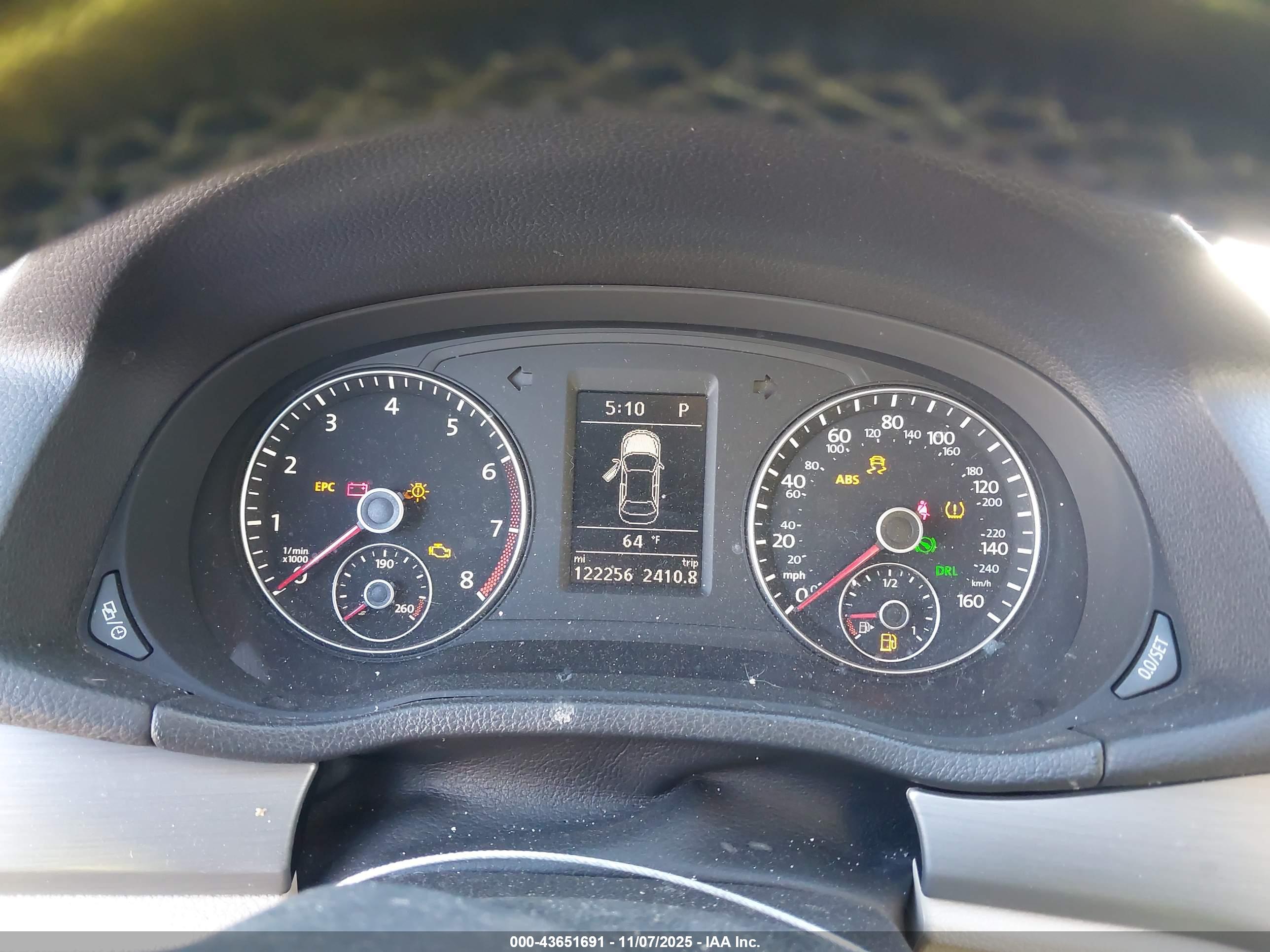 VOLKSWAGEN PASSAT image 7