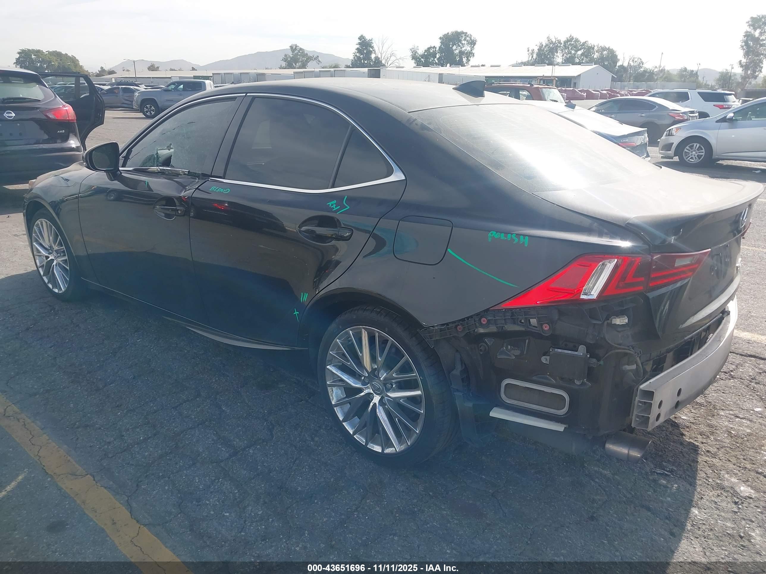 LEXUS IS image 3