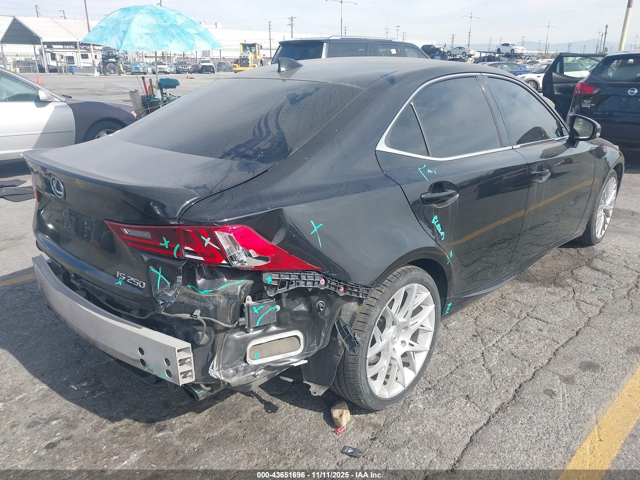 LEXUS IS image 4