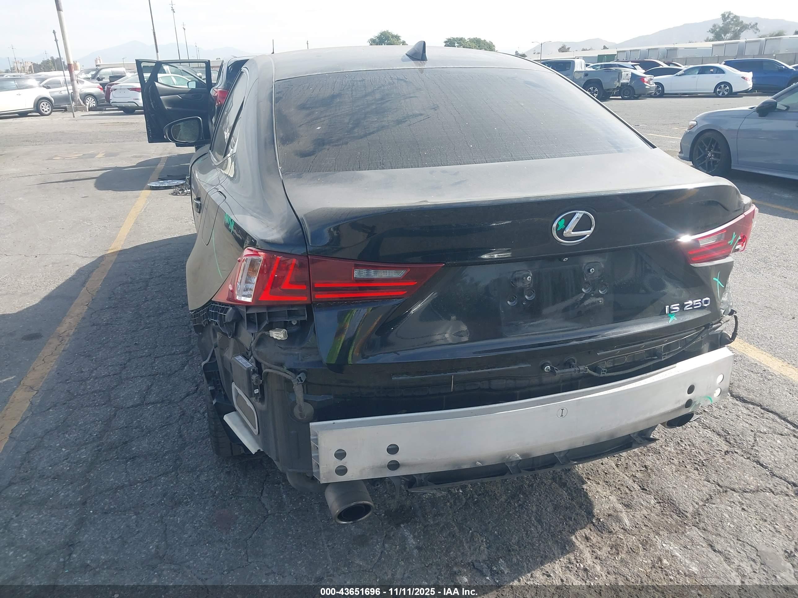 LEXUS IS image 6