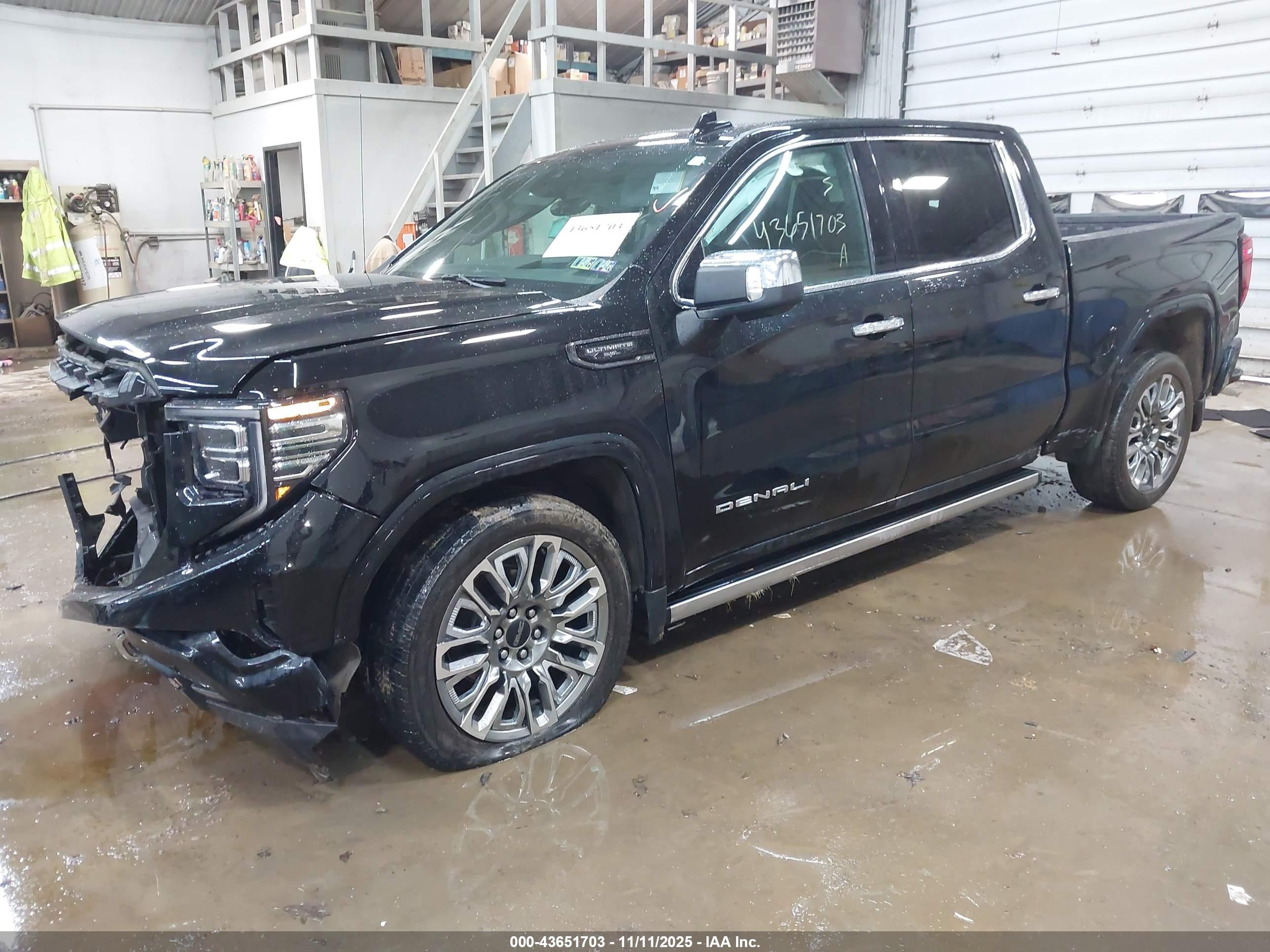 GMC SIERRA image 2