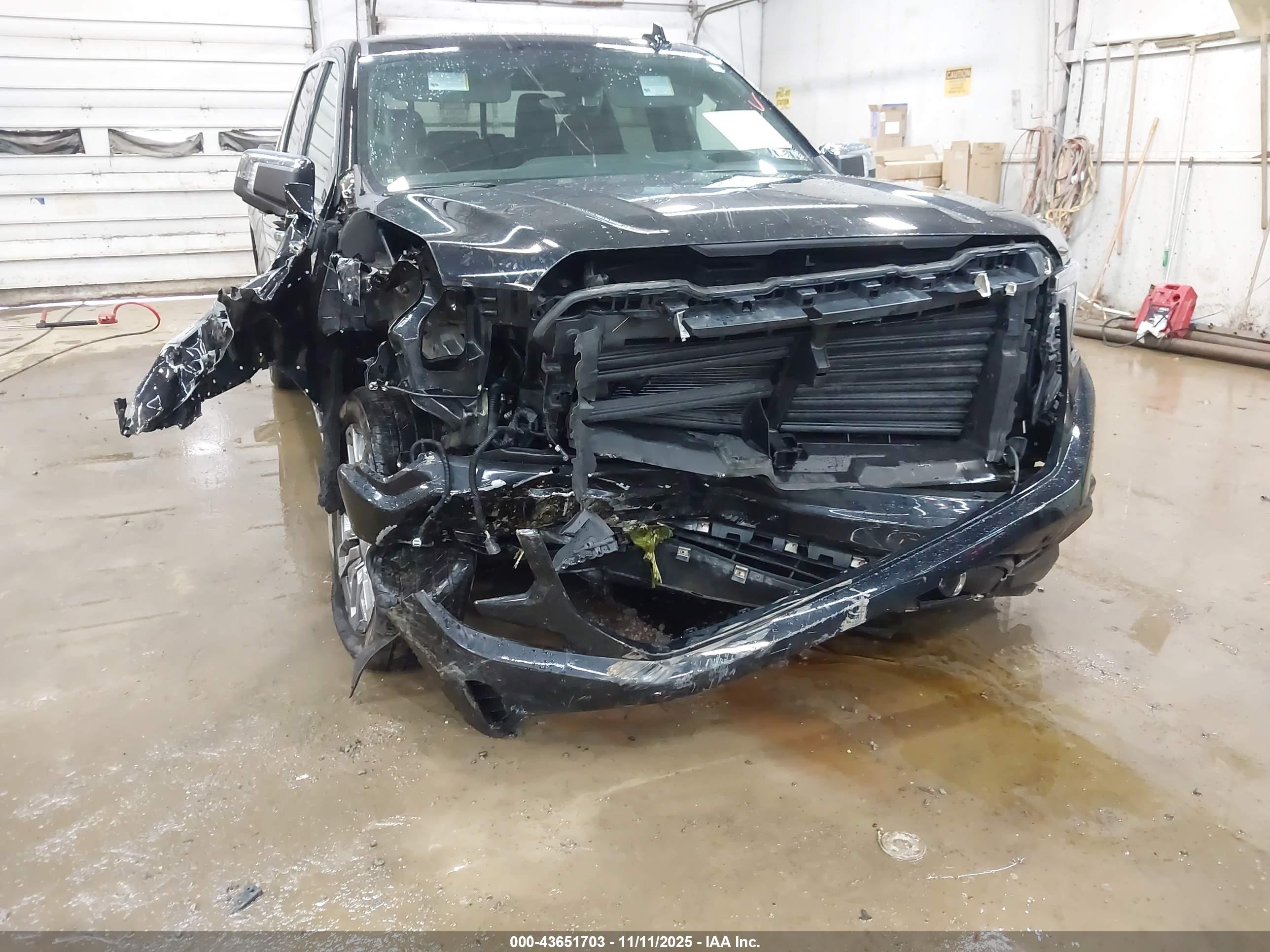 GMC SIERRA image 6
