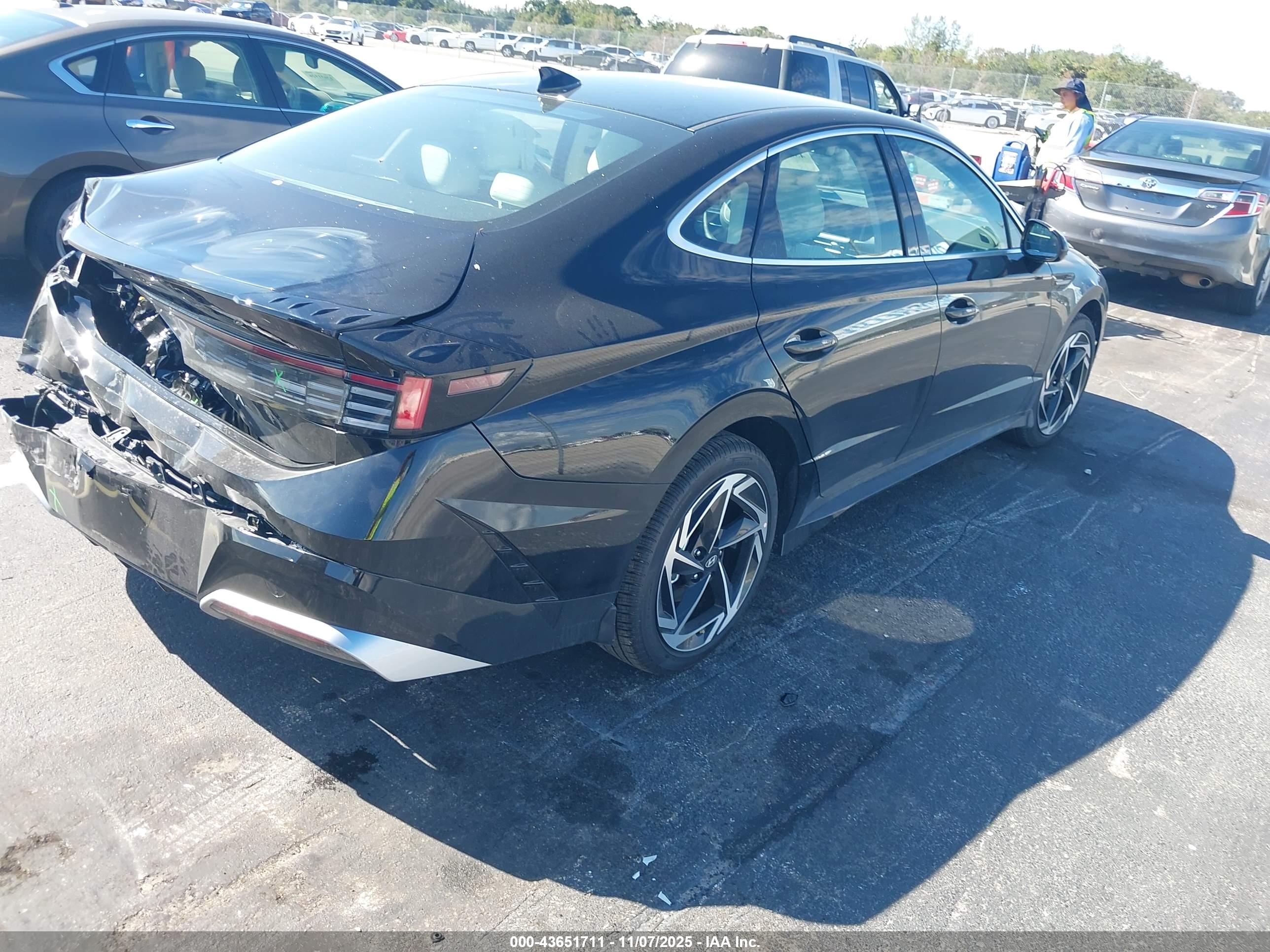 HYUNDAI SONATA image 4