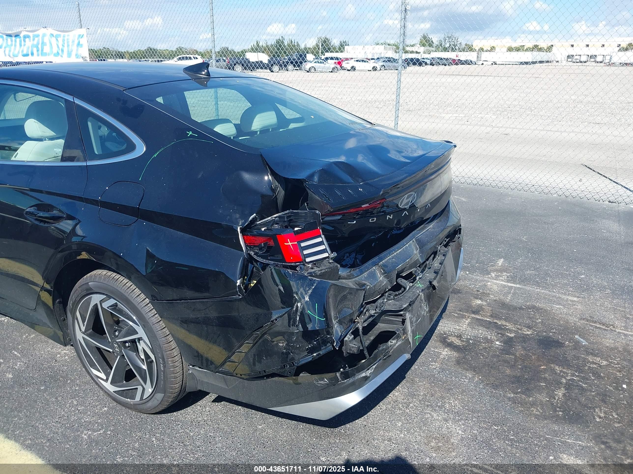 HYUNDAI SONATA image 6
