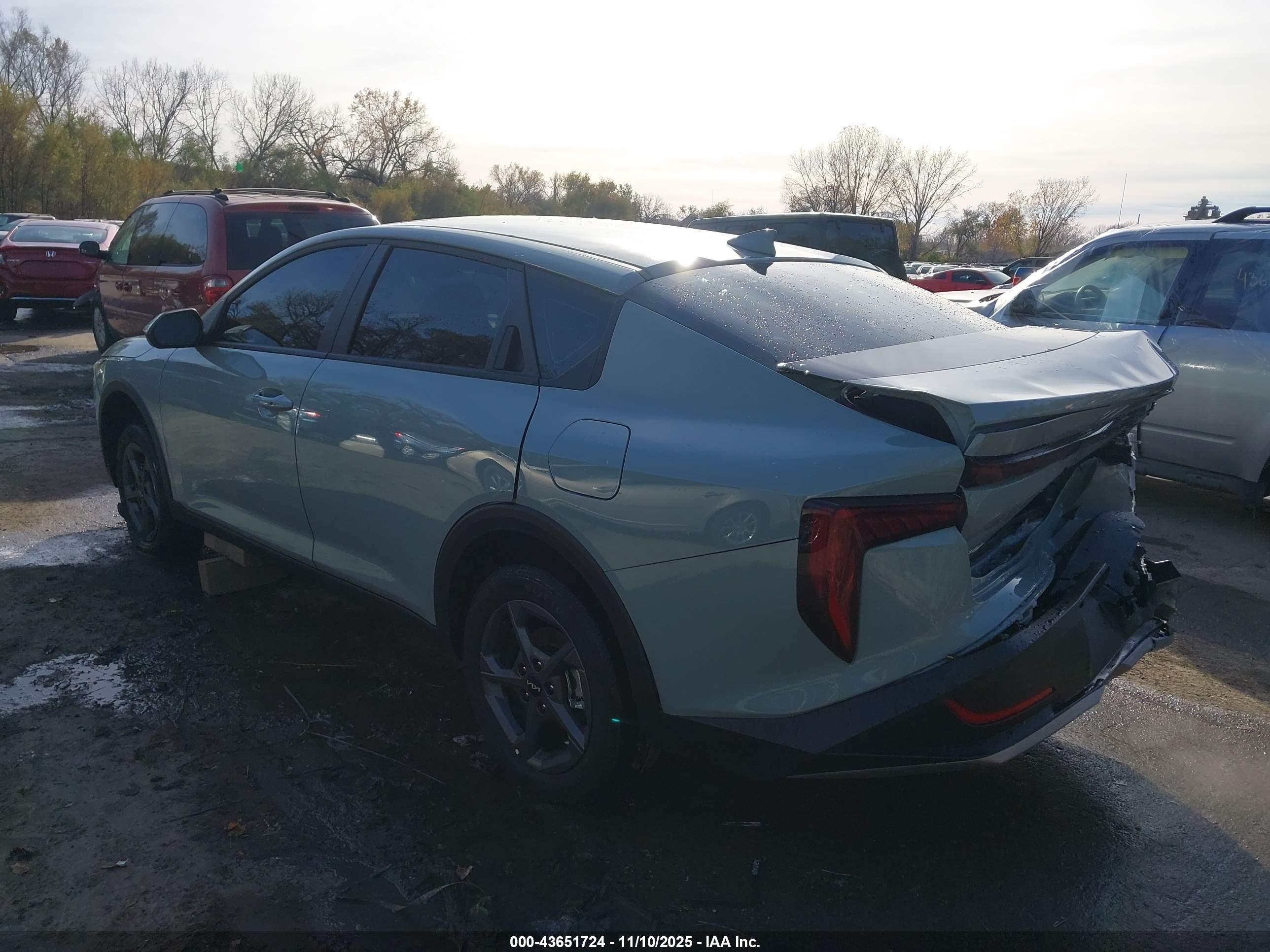 KIA K4 image 3