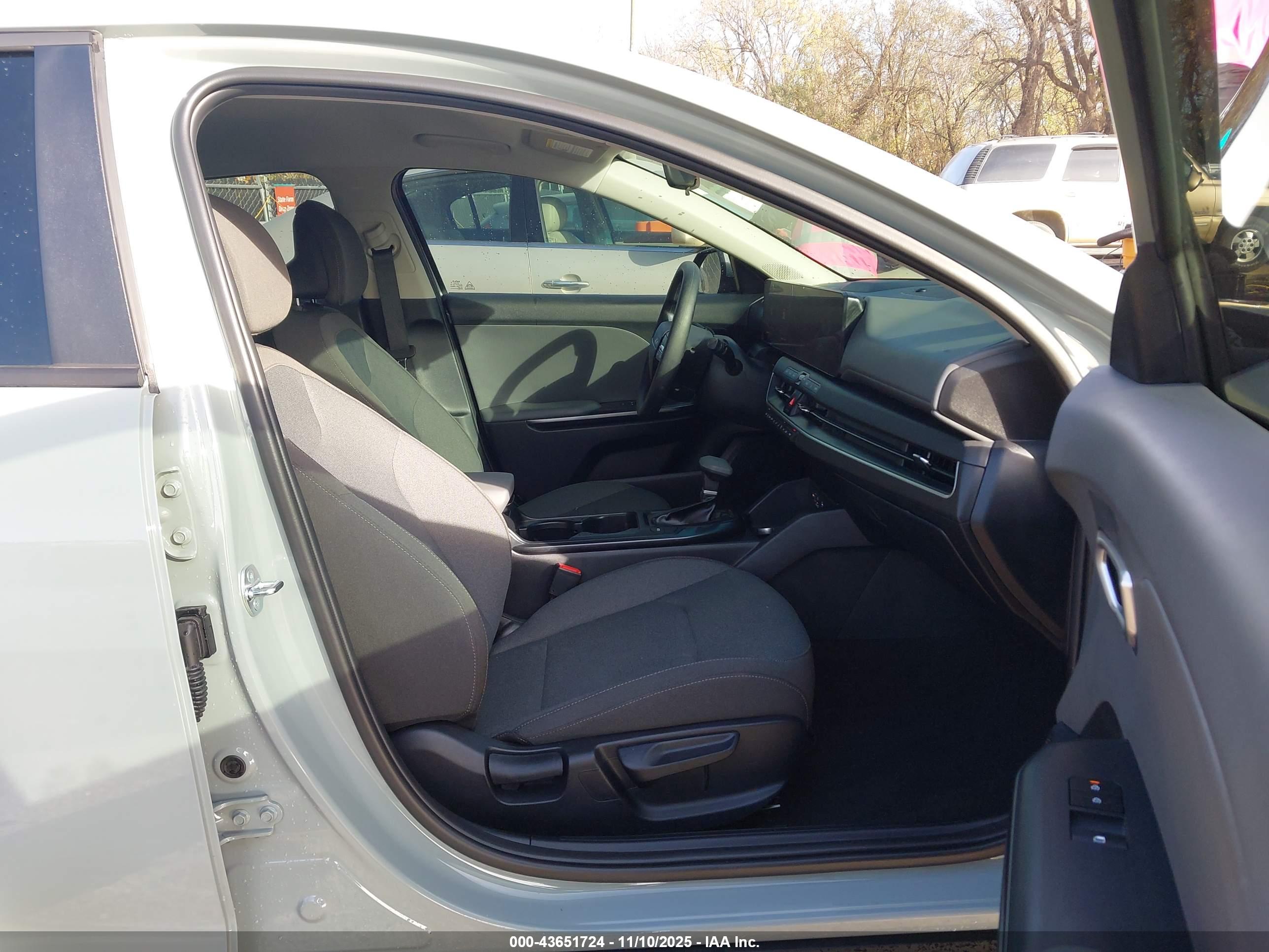 KIA K4 image 5