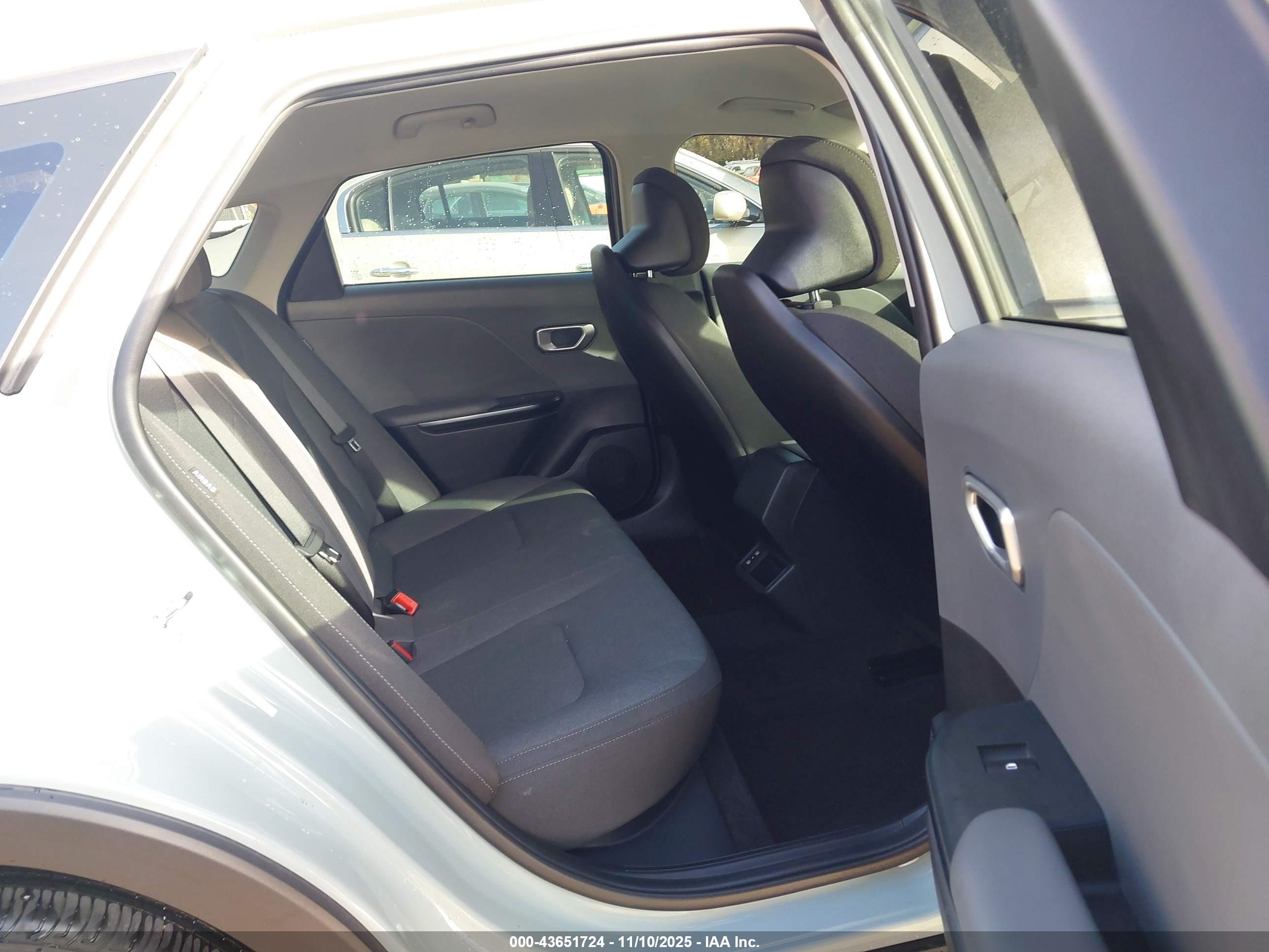 KIA K4 image 8
