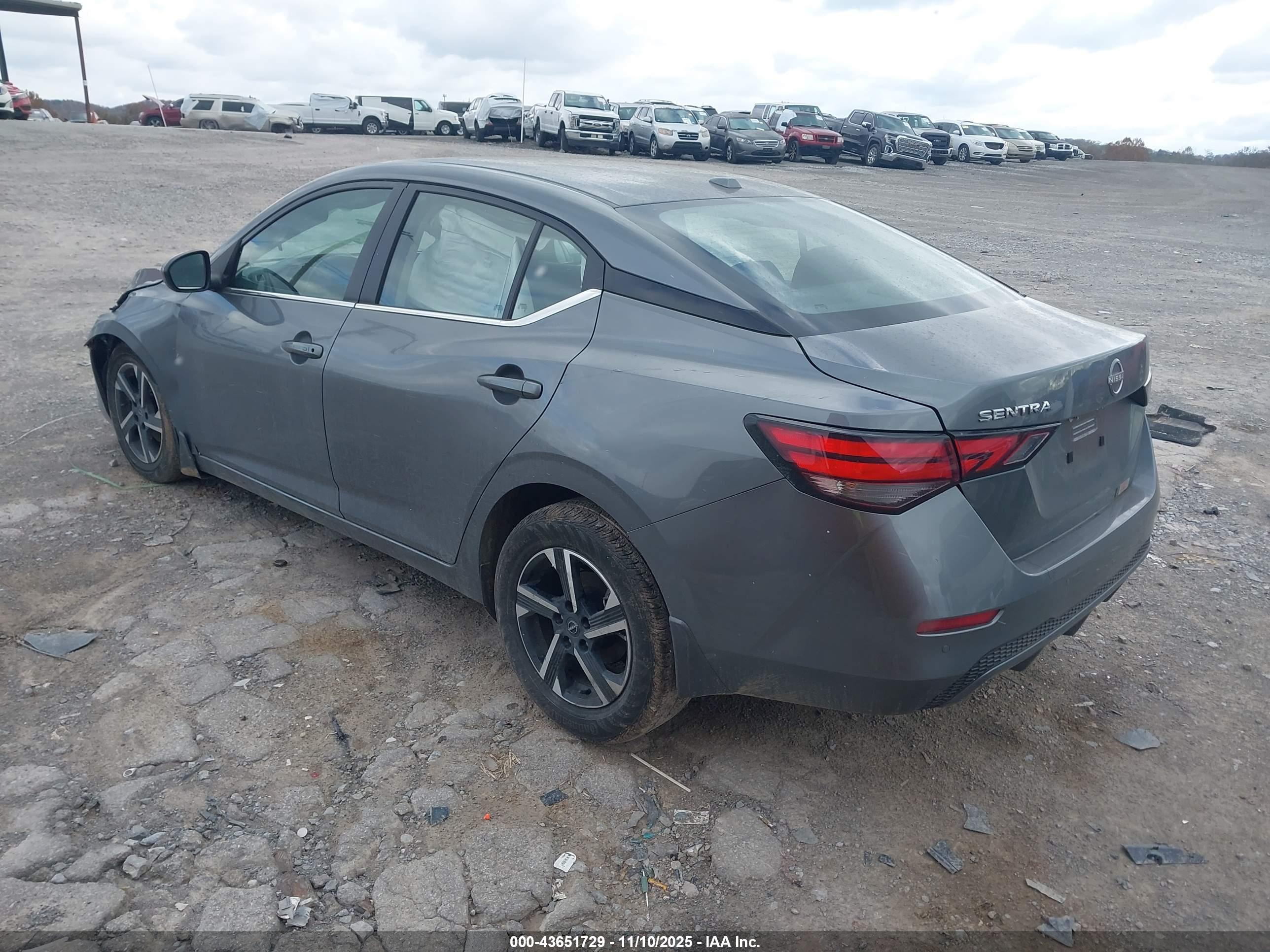 NISSAN SENTRA image 3