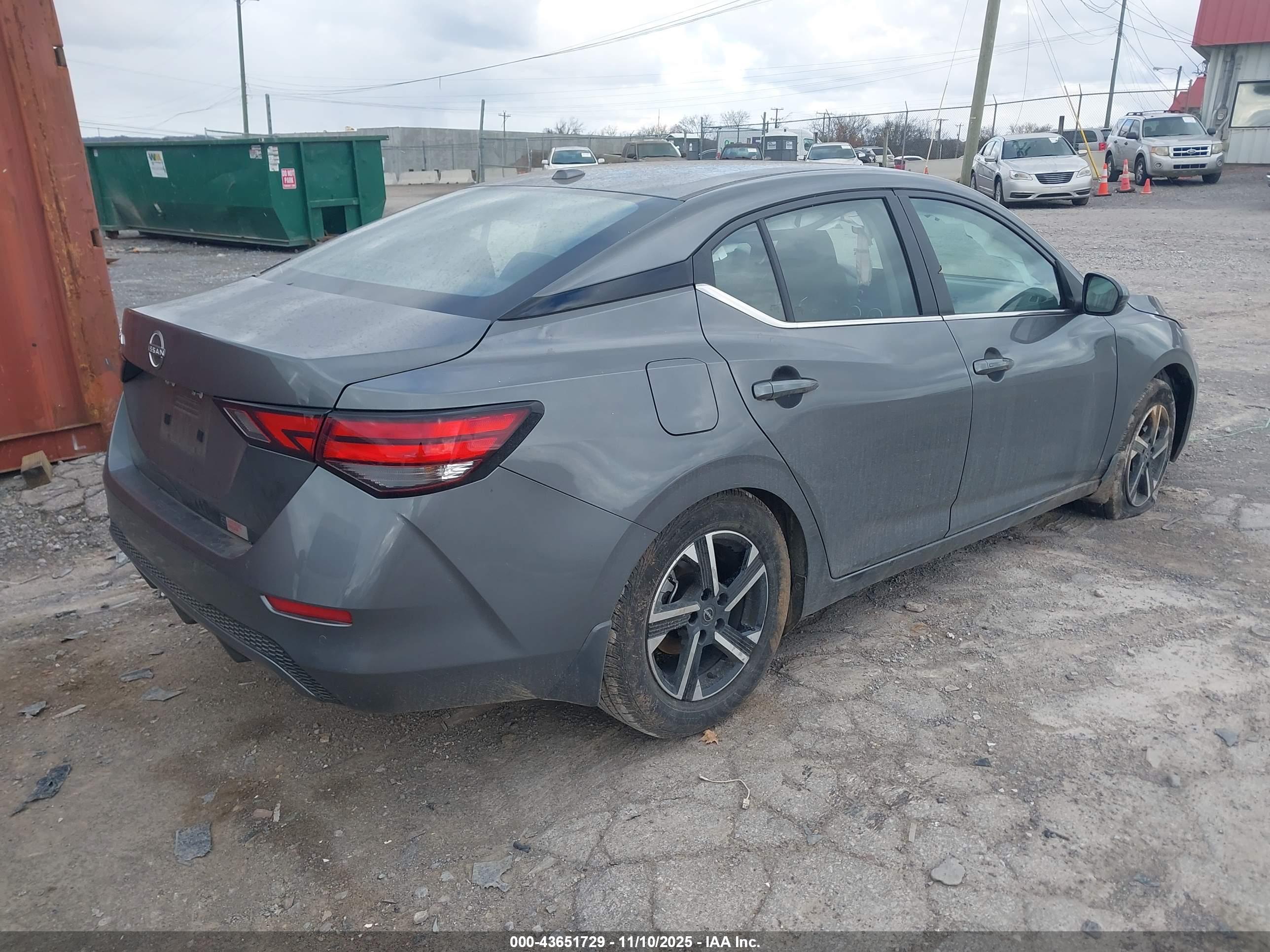NISSAN SENTRA image 4