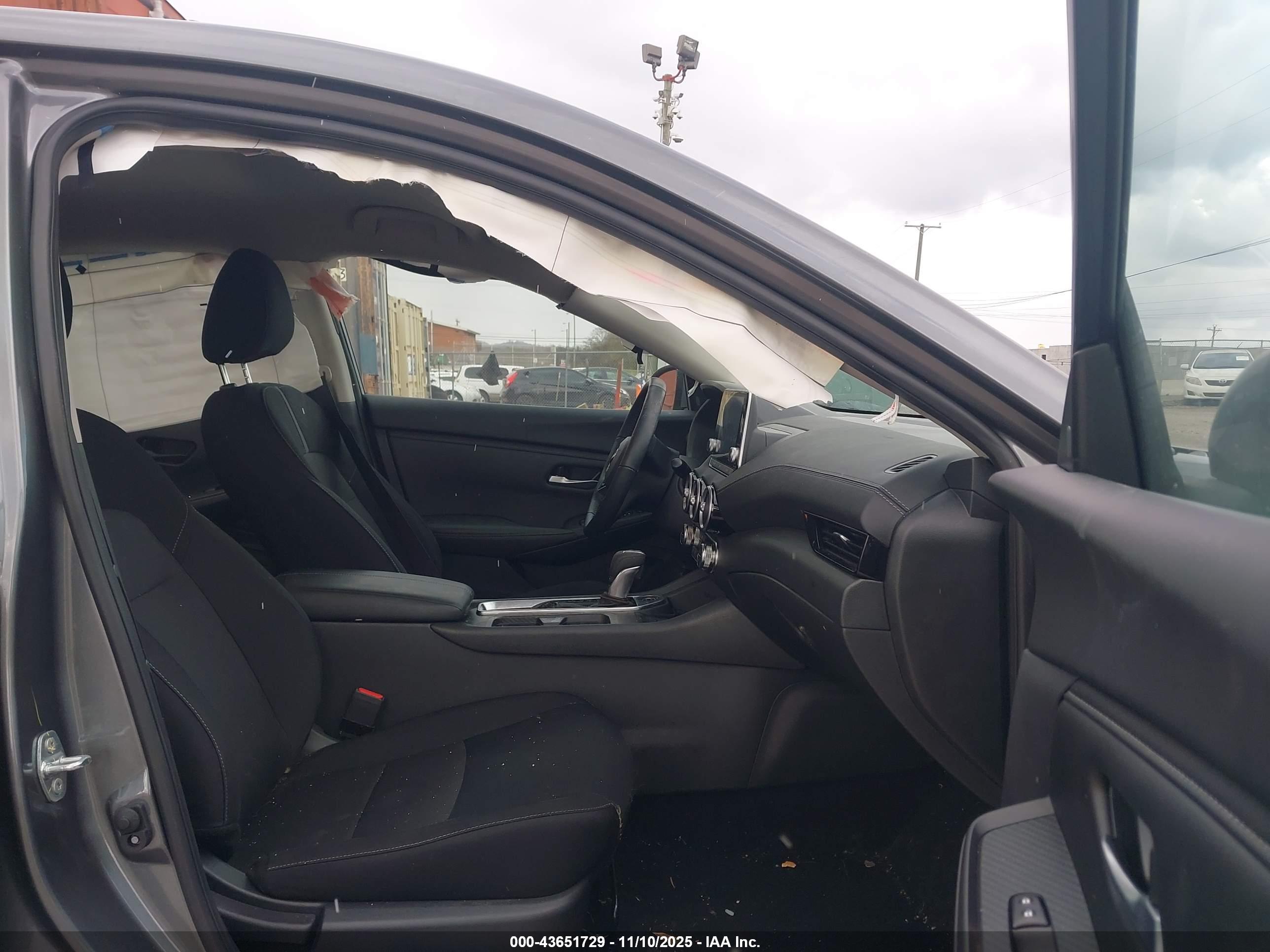 NISSAN SENTRA image 5