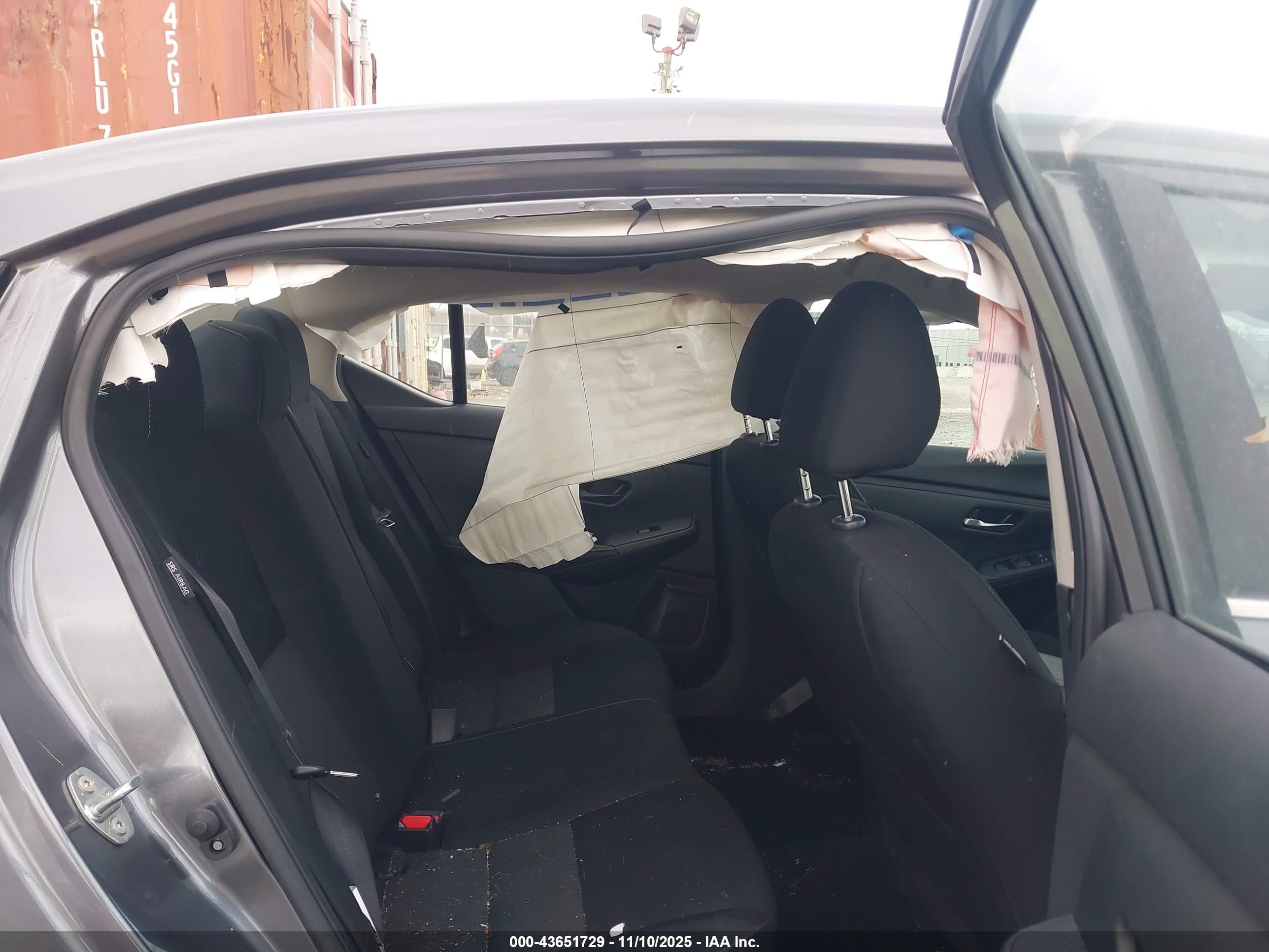 NISSAN SENTRA image 8