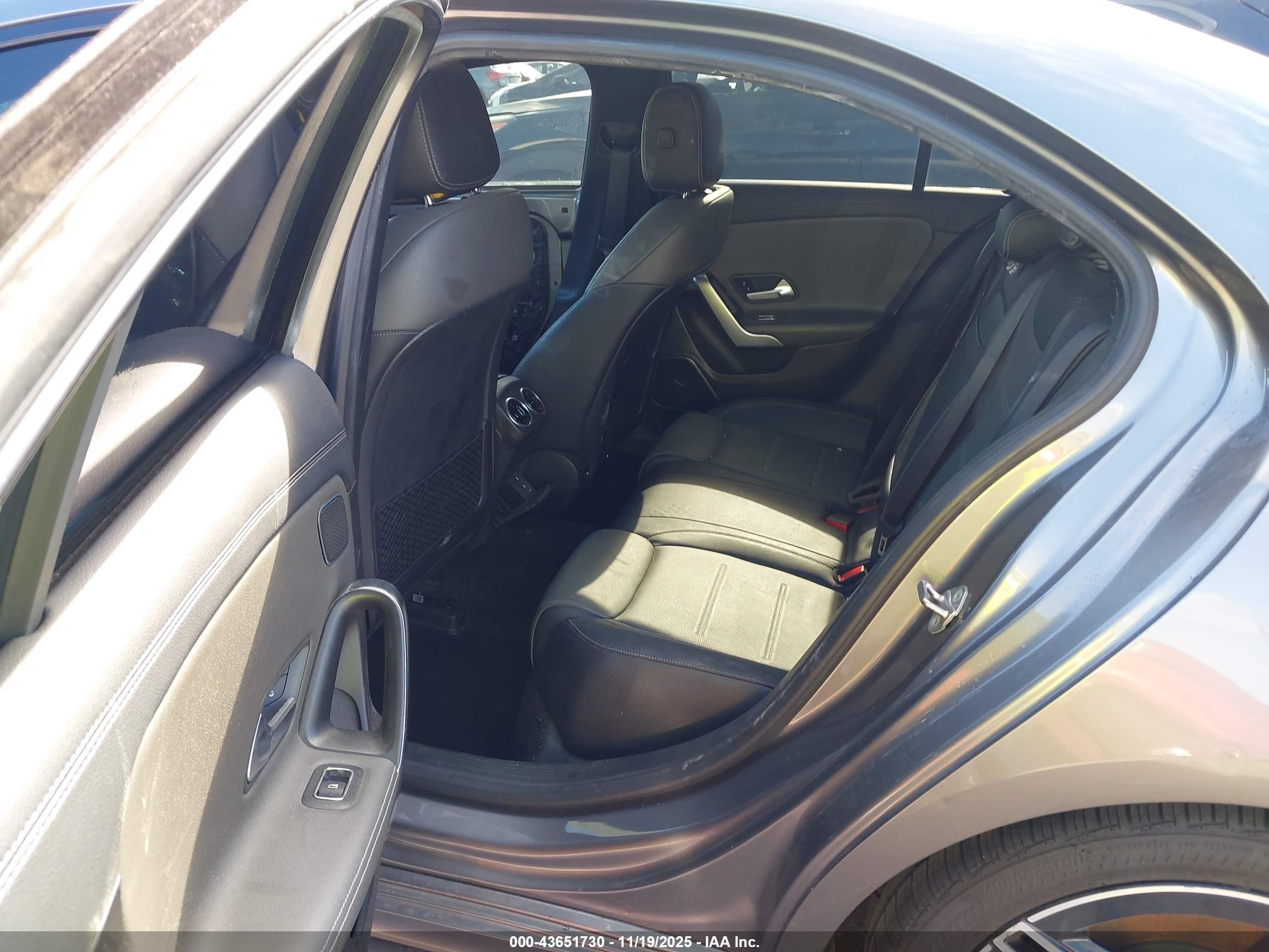 MERCEDES-BENZ A image 8