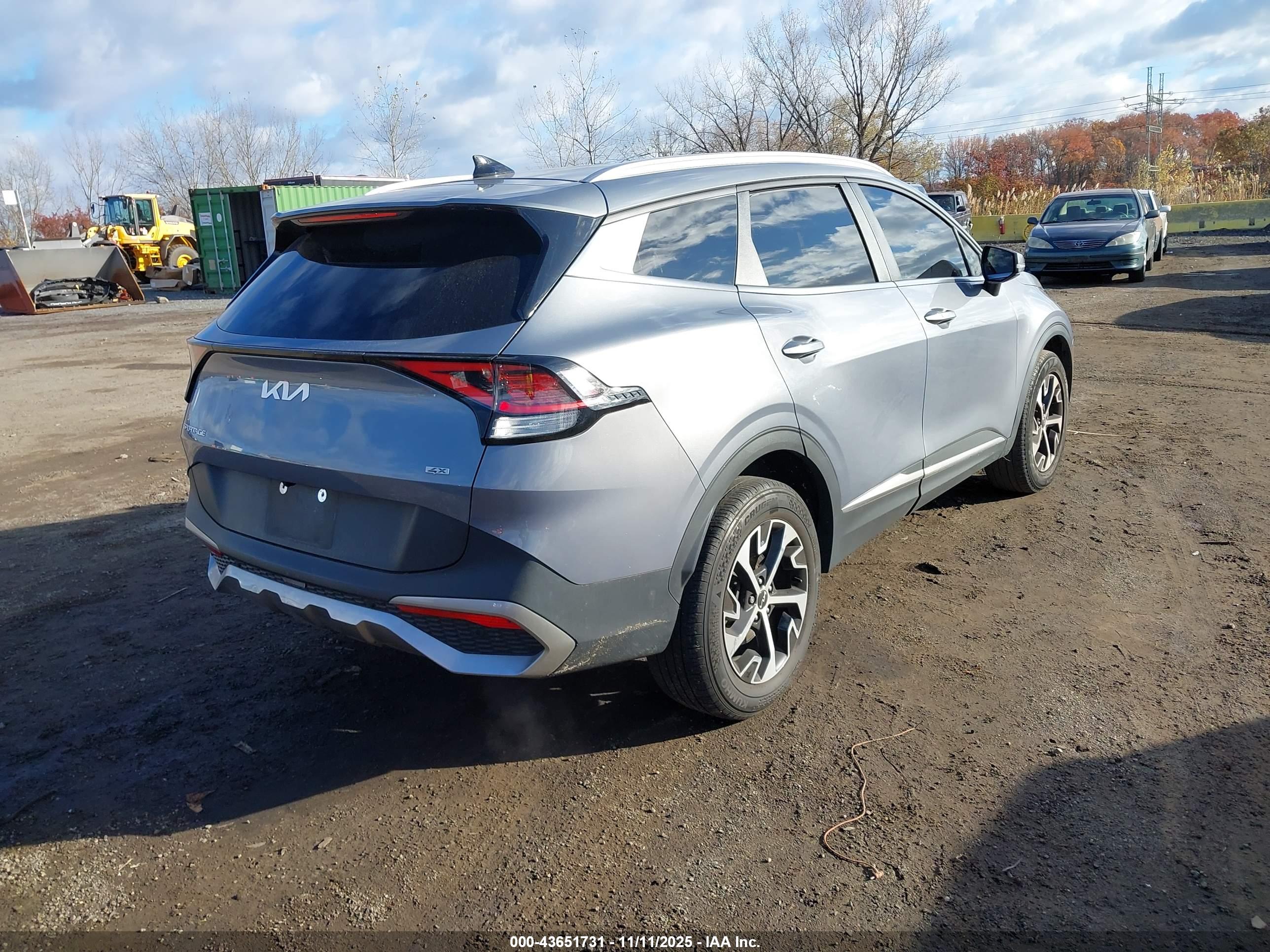 KIA SPORTAGE image 4