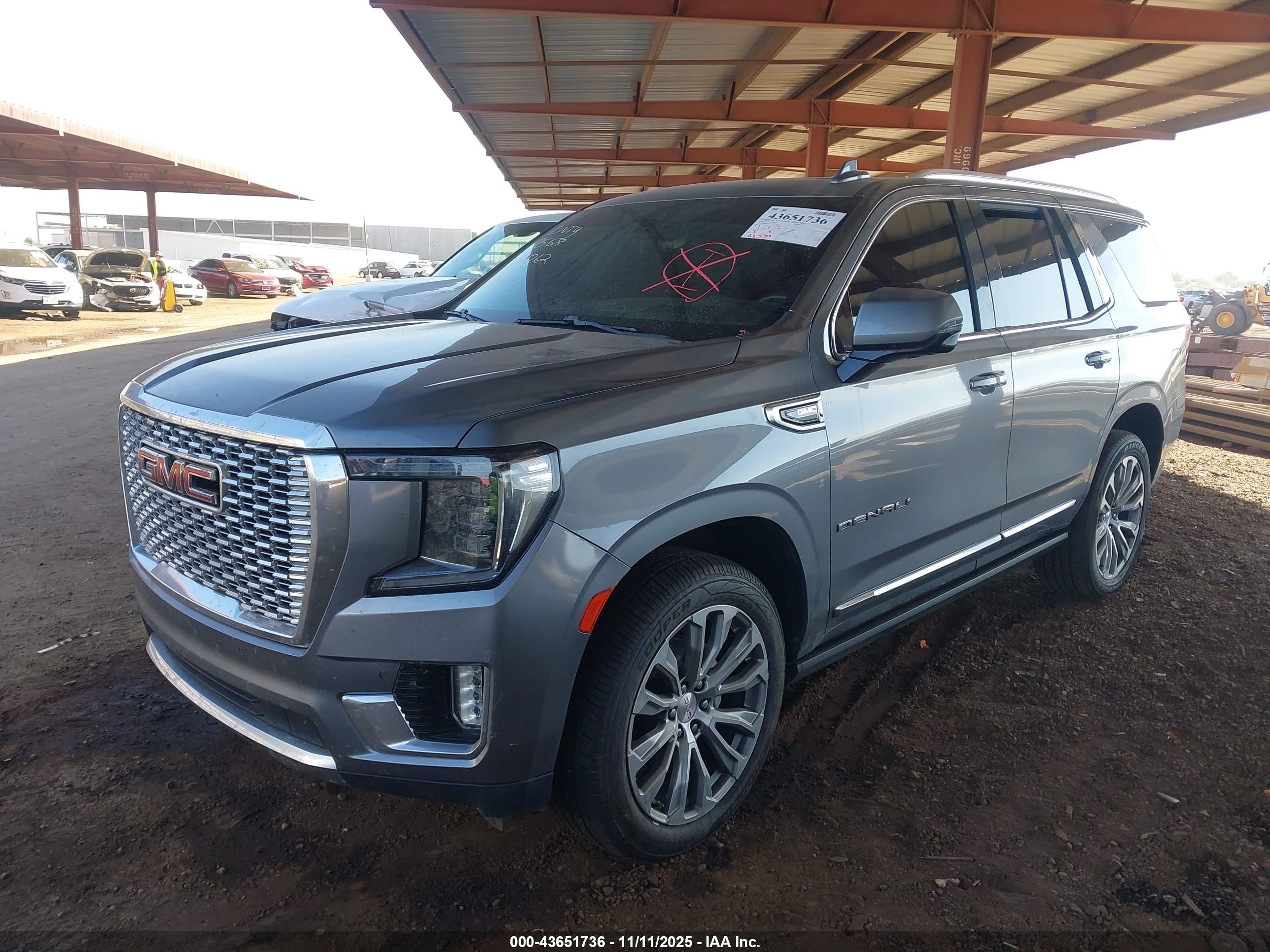 GMC YUKON image 2