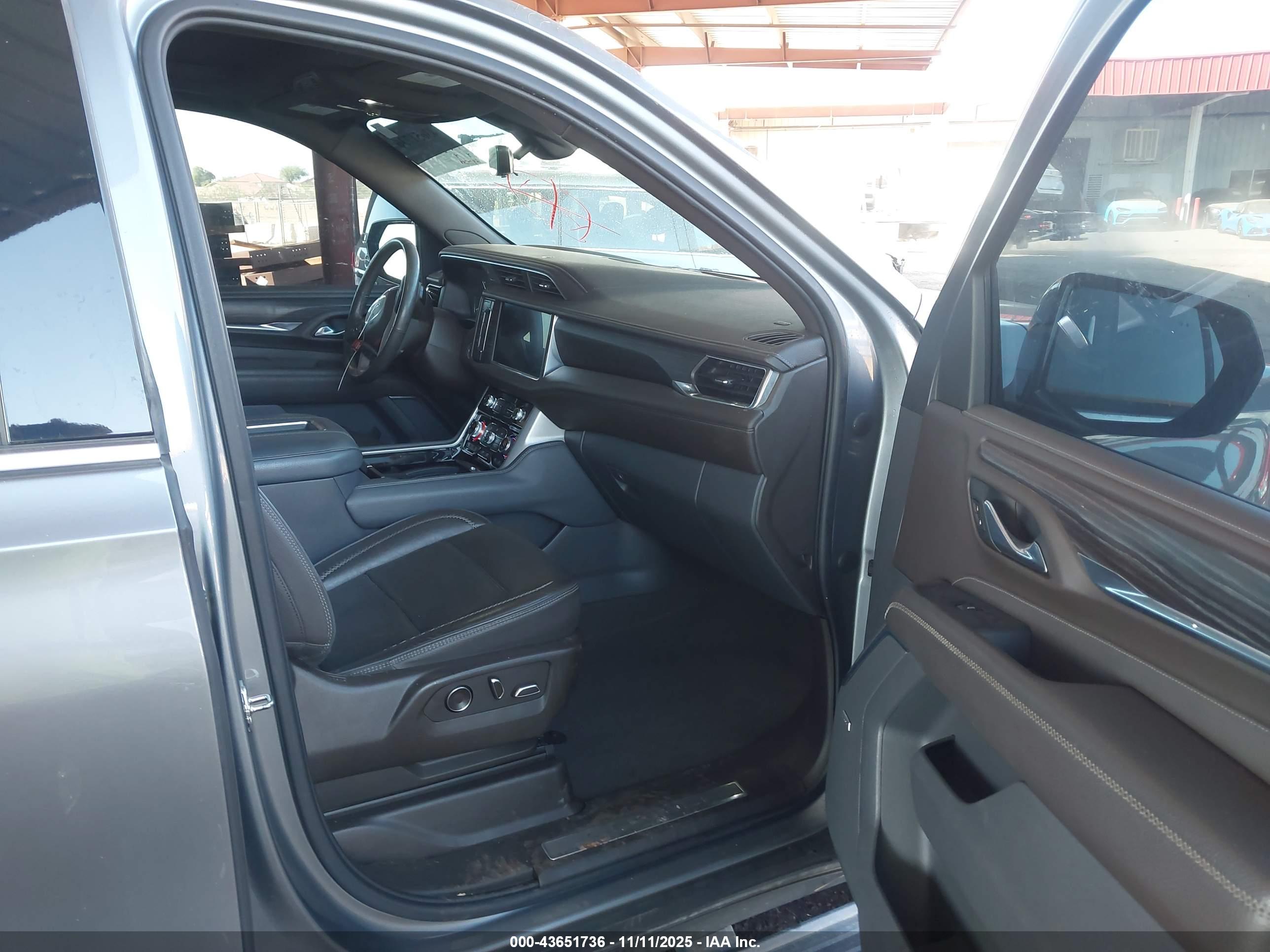 GMC YUKON image 5