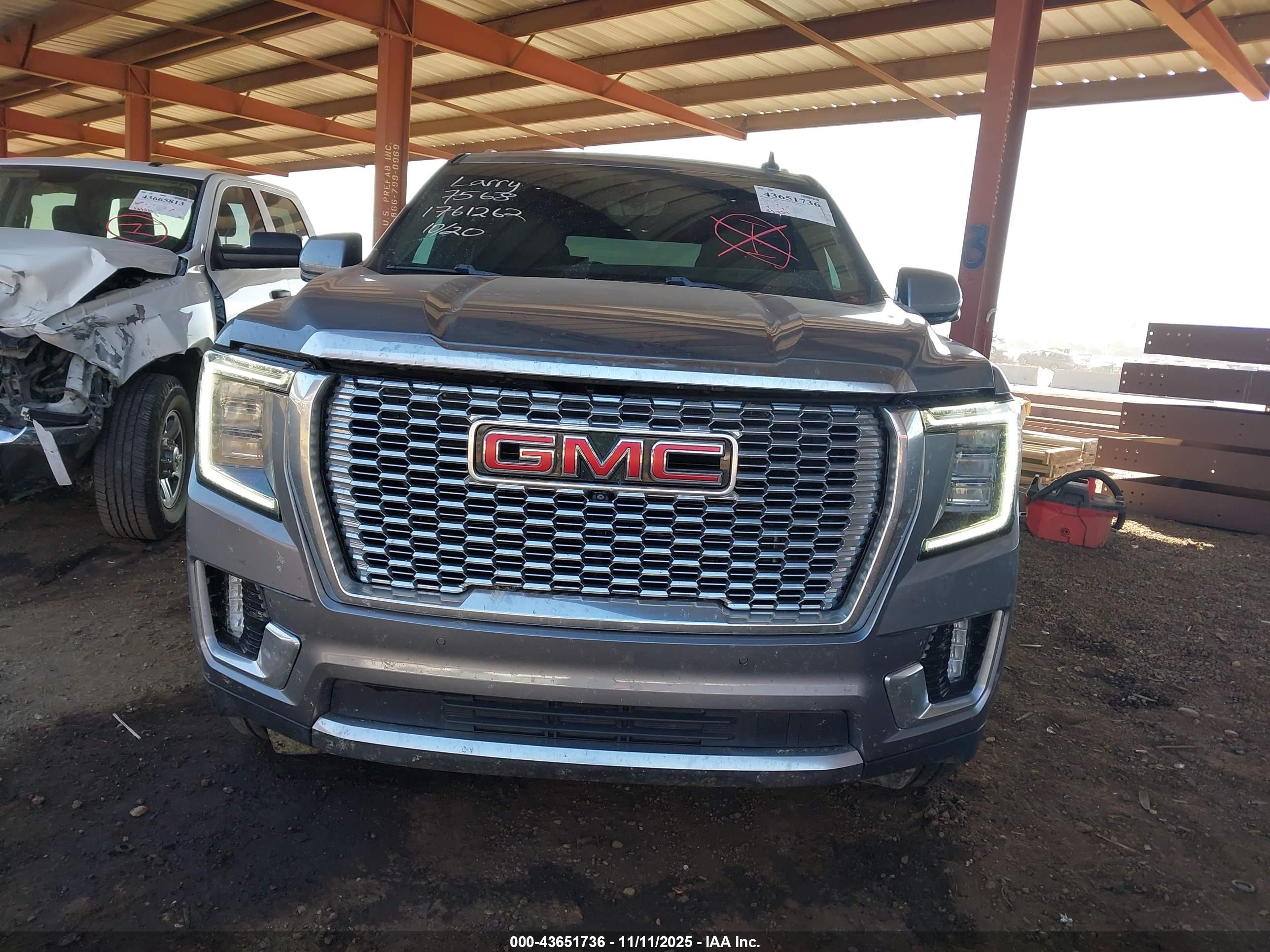 GMC YUKON image 6
