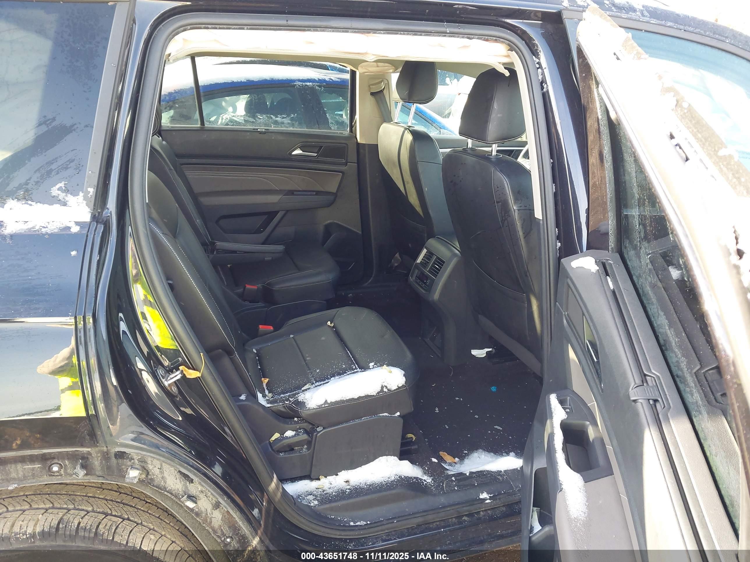VOLKSWAGEN ATLAS image 8