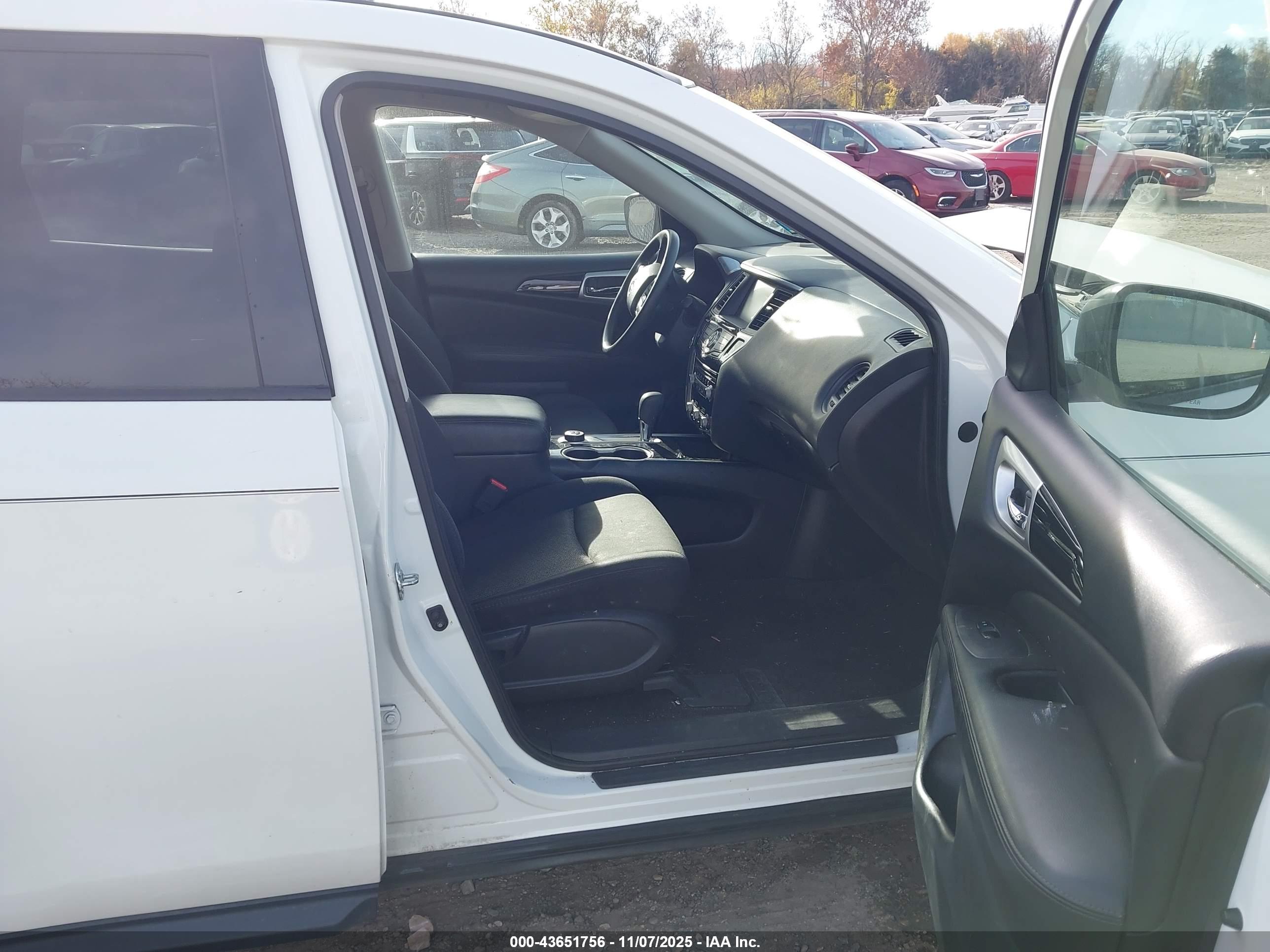 NISSAN PATHFINDER image 5