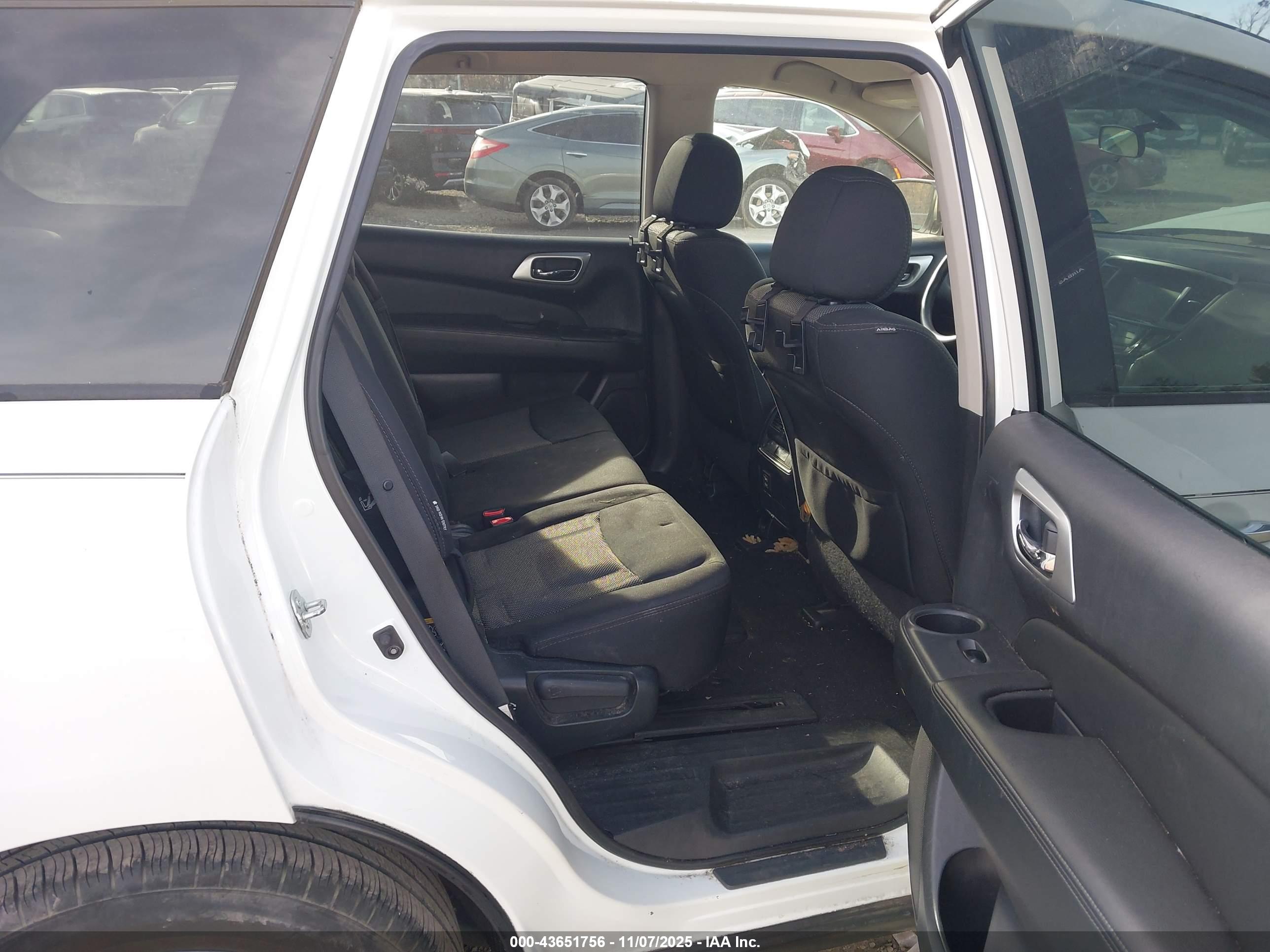 NISSAN PATHFINDER image 8