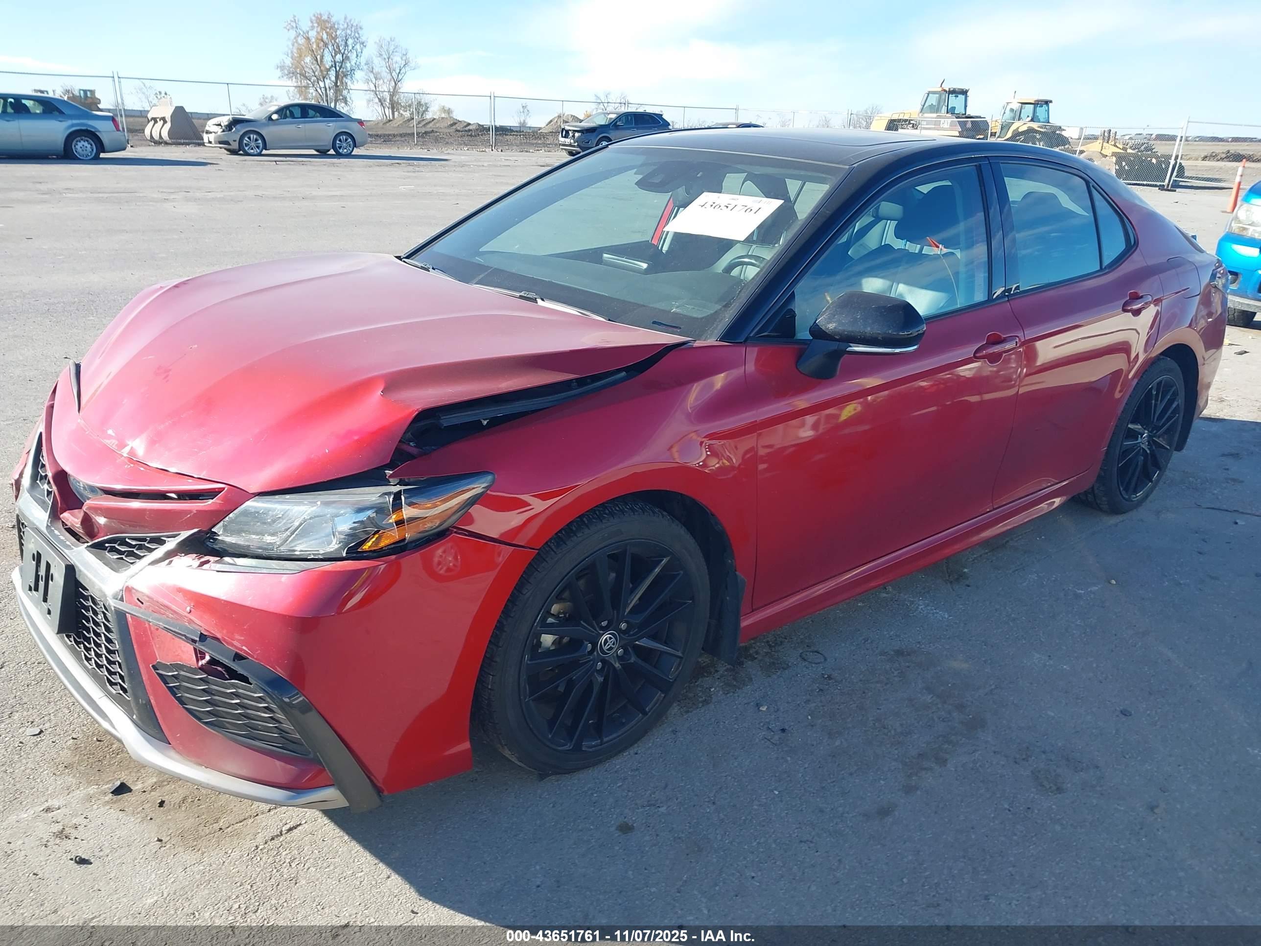 TOYOTA CAMRY image 2