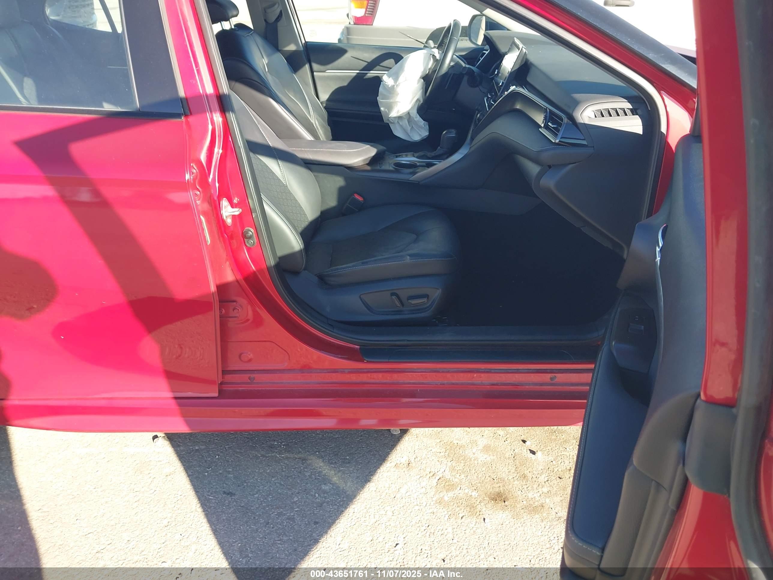 TOYOTA CAMRY image 5