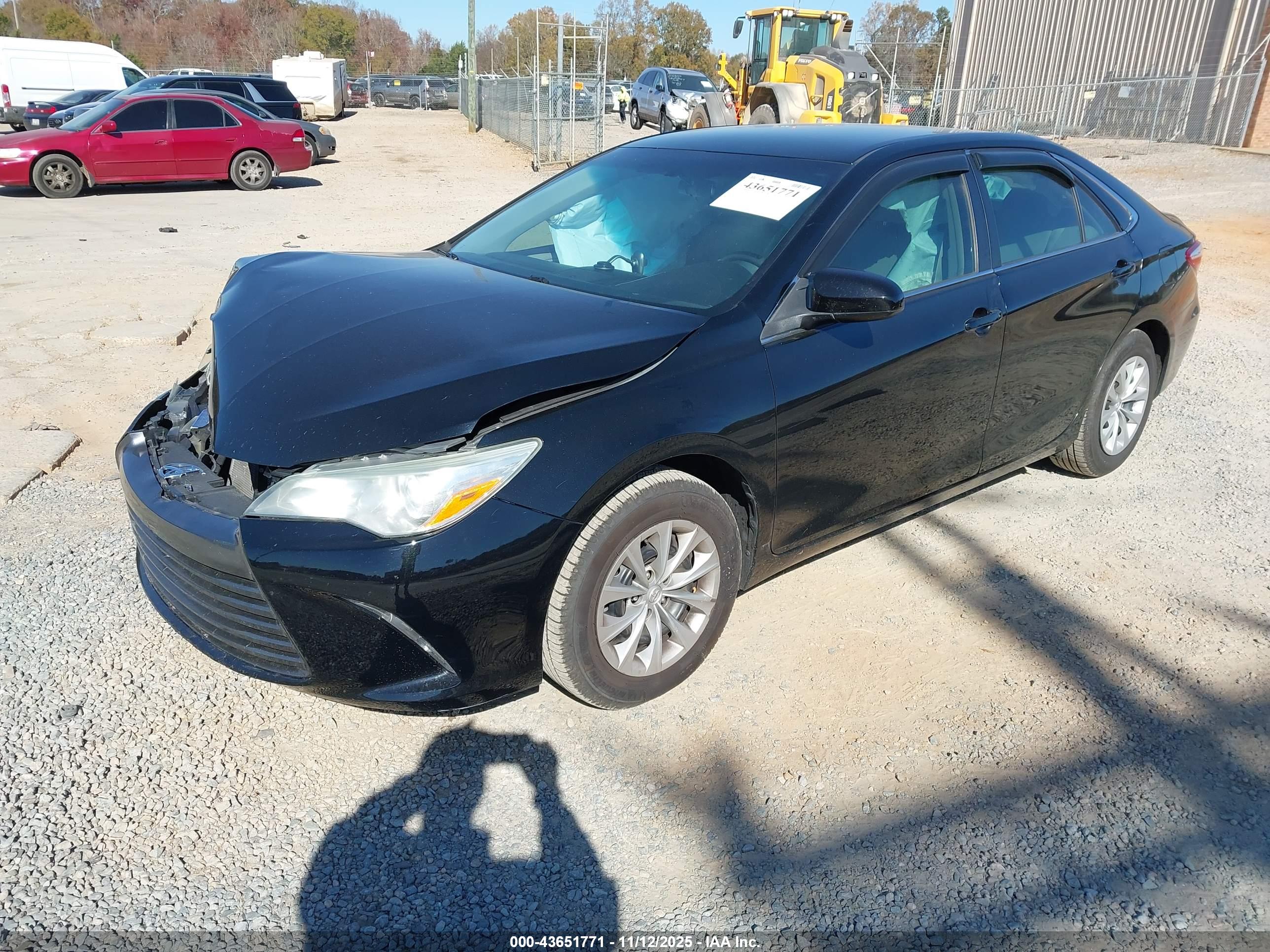 TOYOTA CAMRY image 2