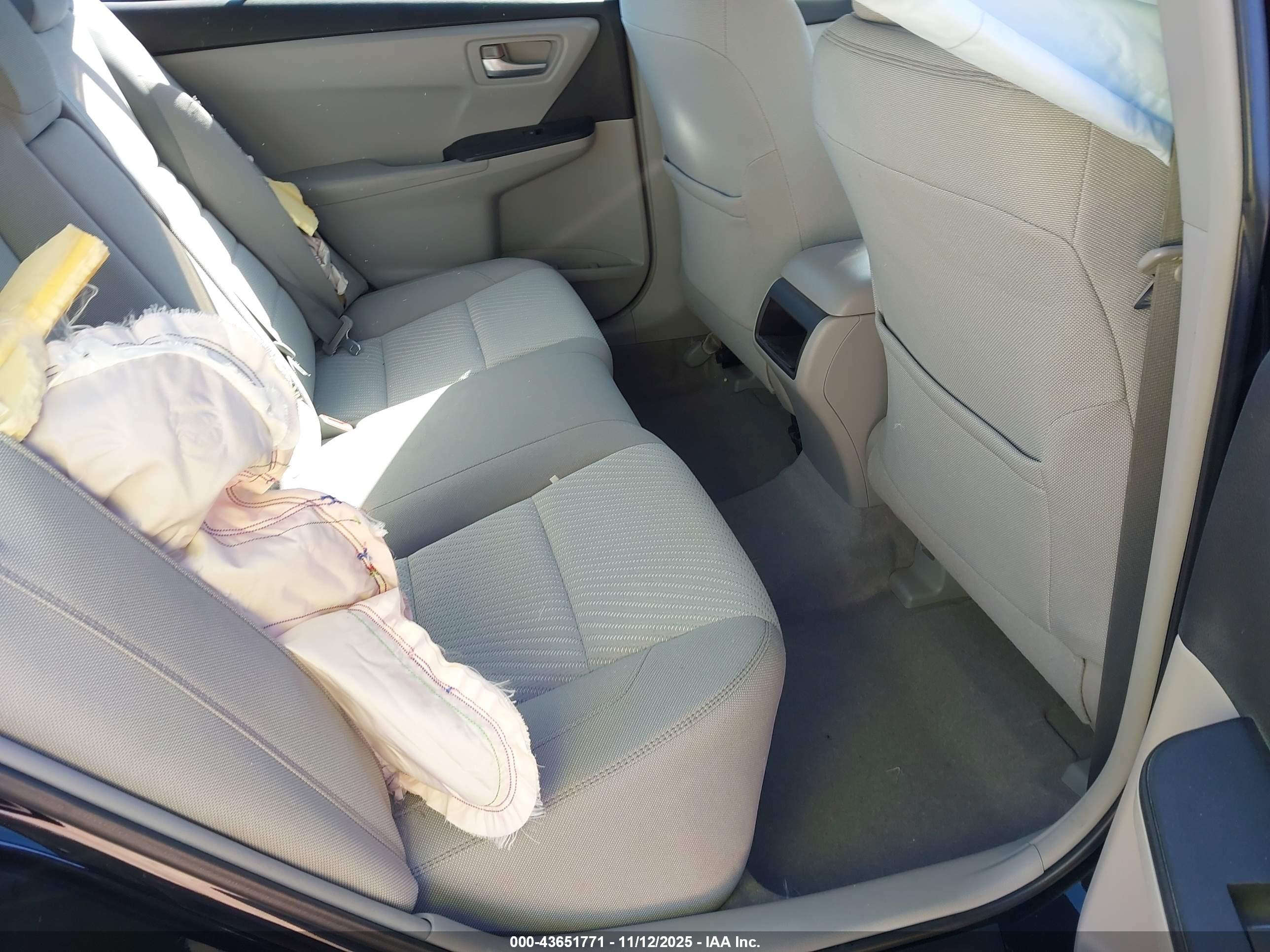 TOYOTA CAMRY image 8