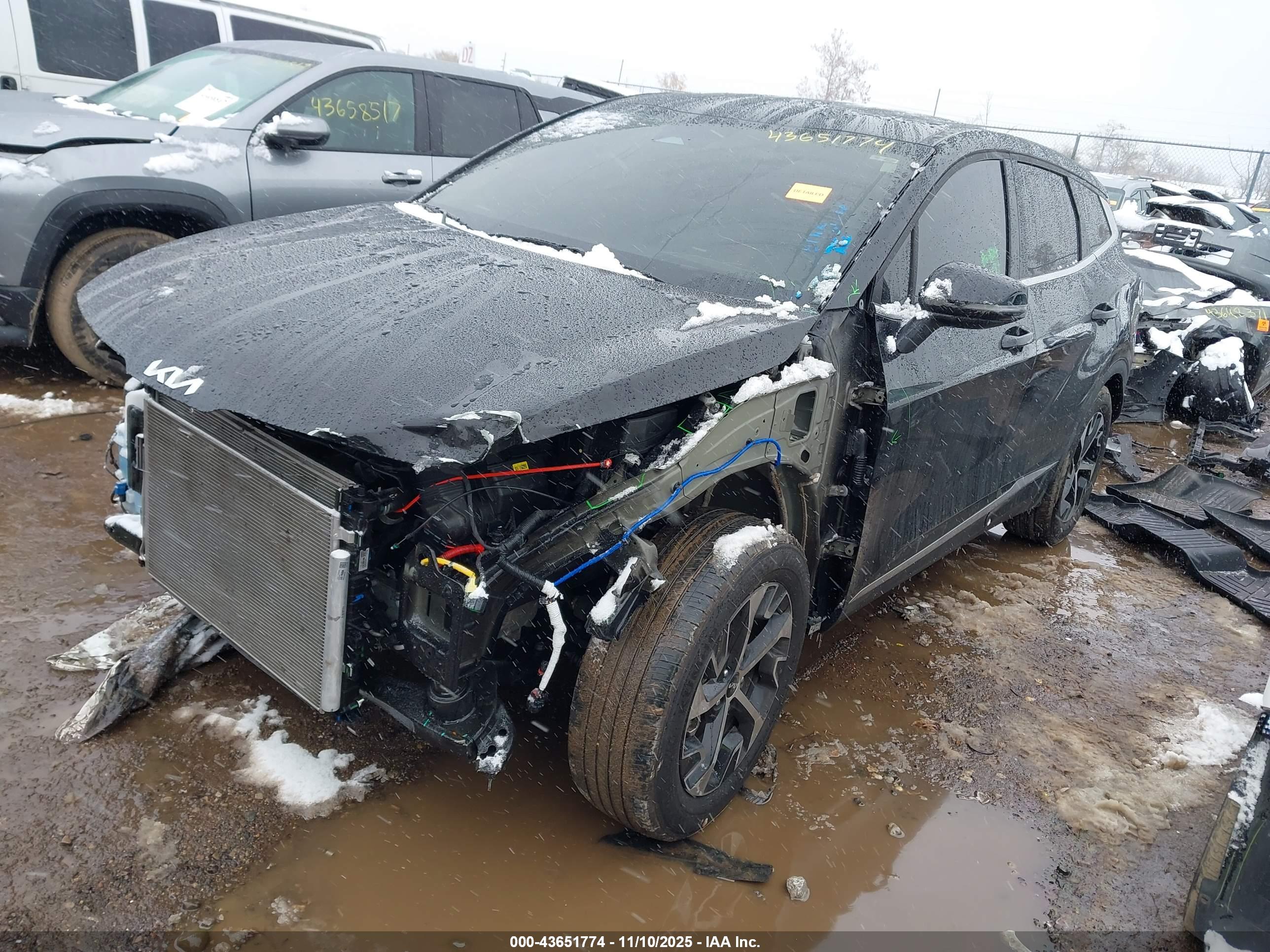 KIA SPORTAGE image 2