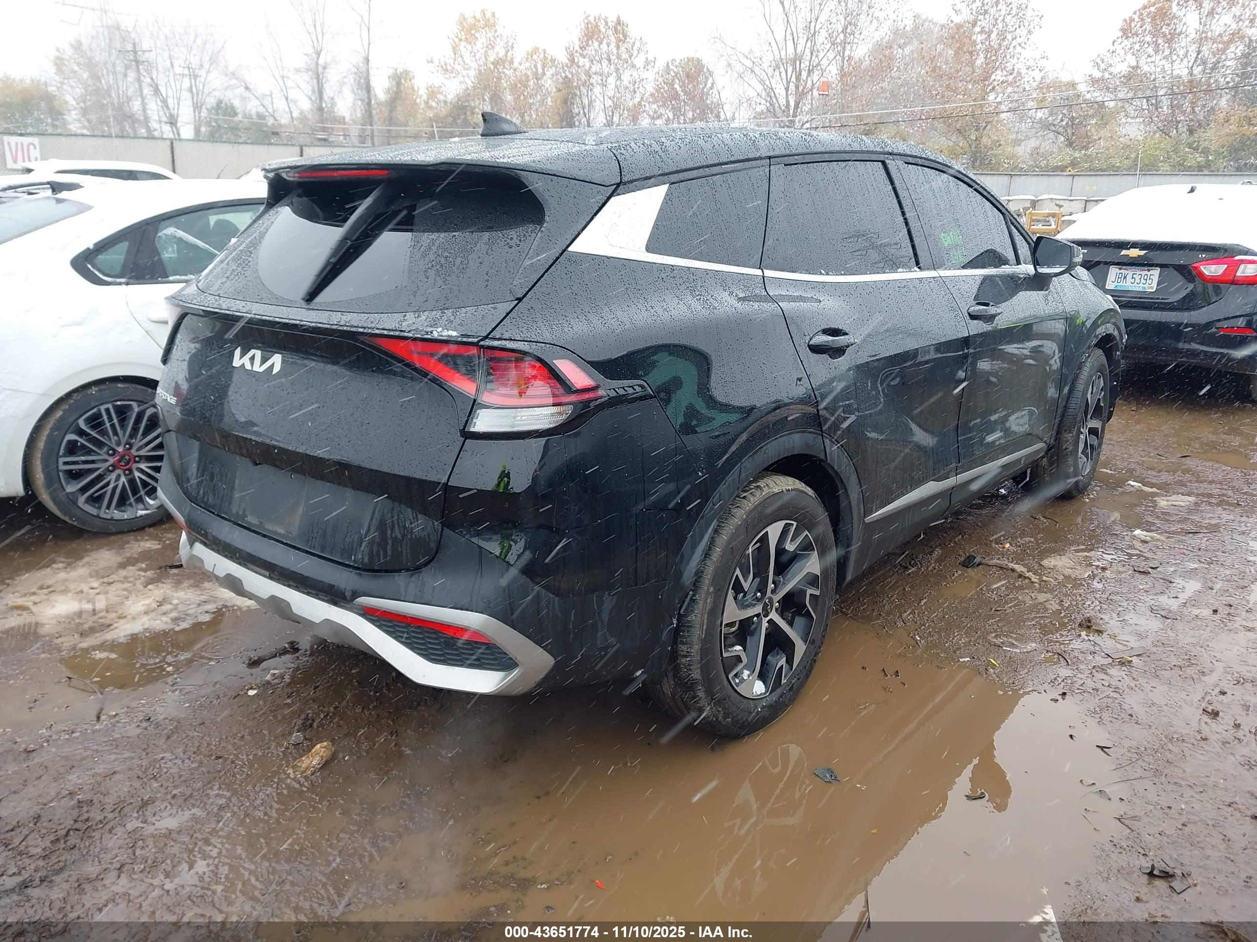 KIA SPORTAGE image 4