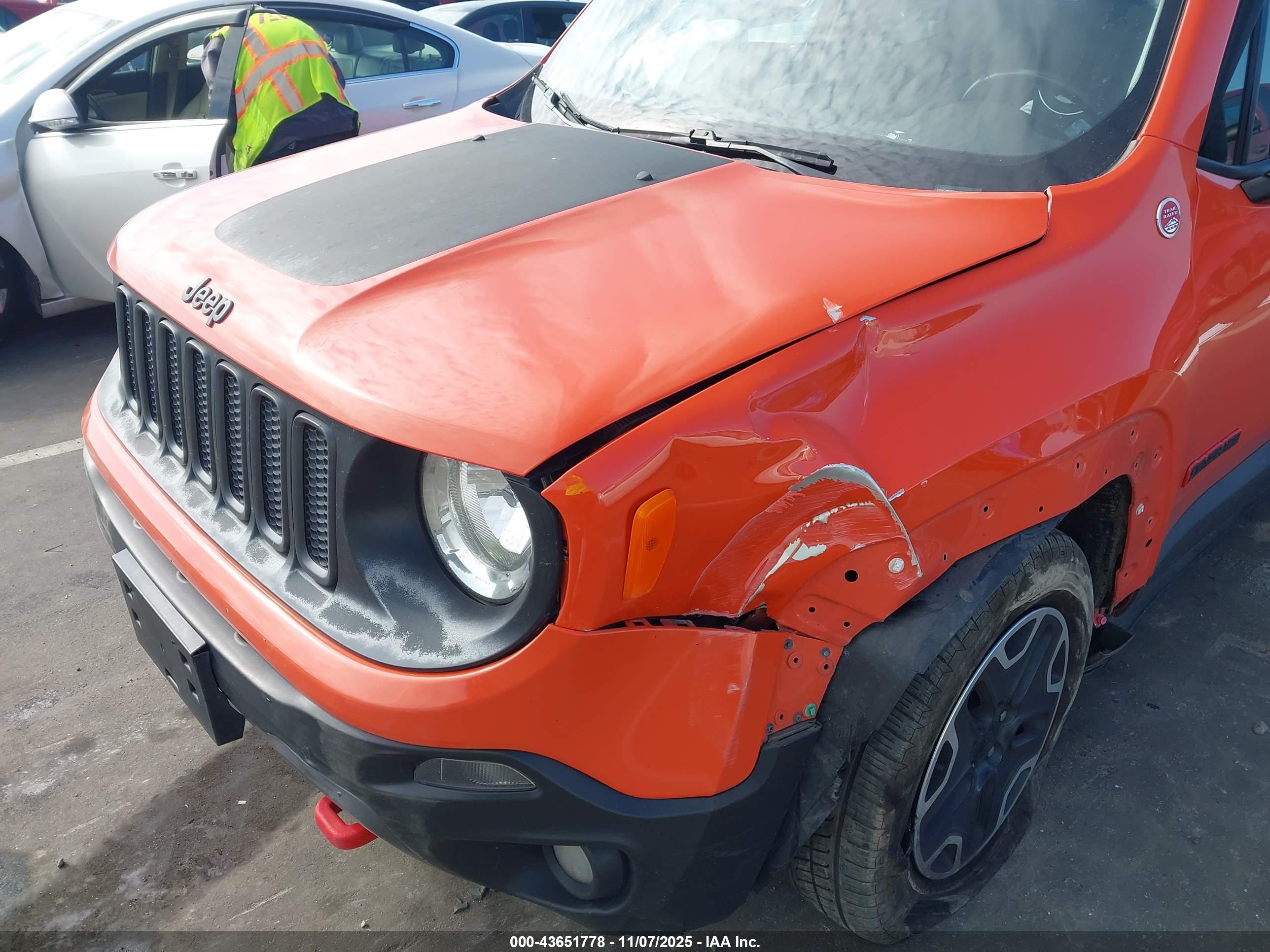 JEEP RENEGADE image 6