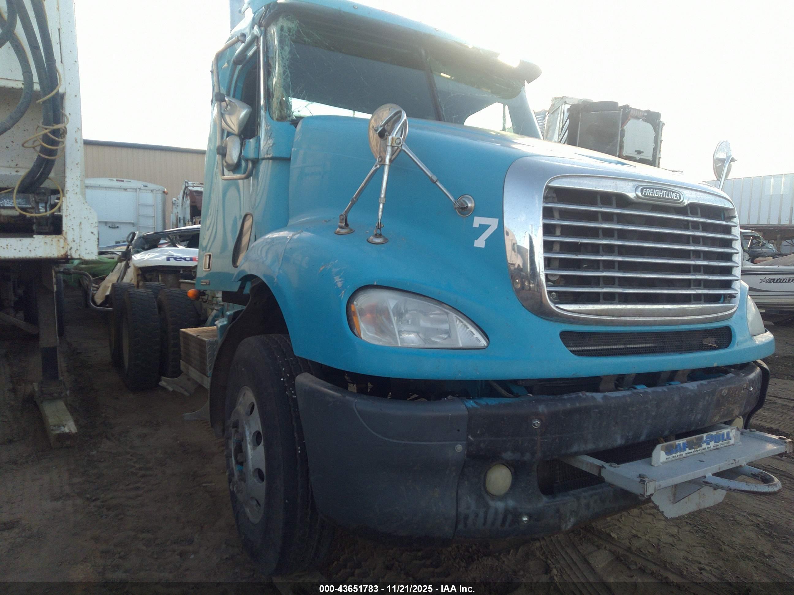 FREIGHTLINER COLUMBIA image 2