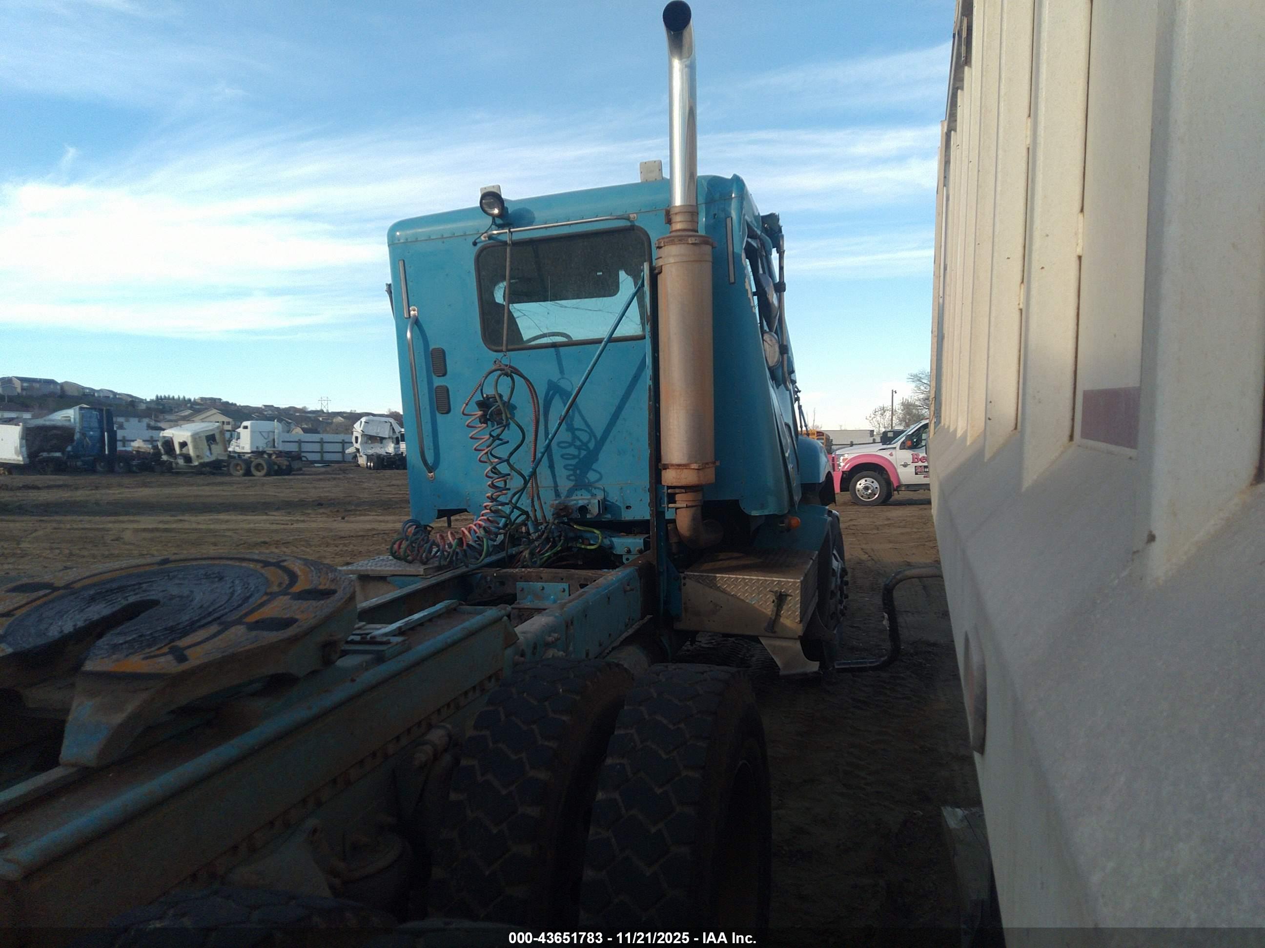 FREIGHTLINER COLUMBIA image 3