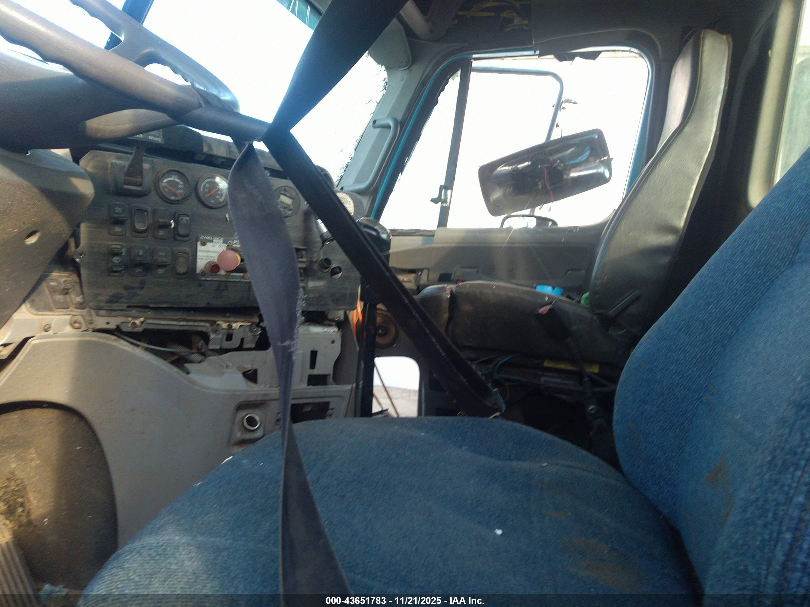 FREIGHTLINER COLUMBIA image 5