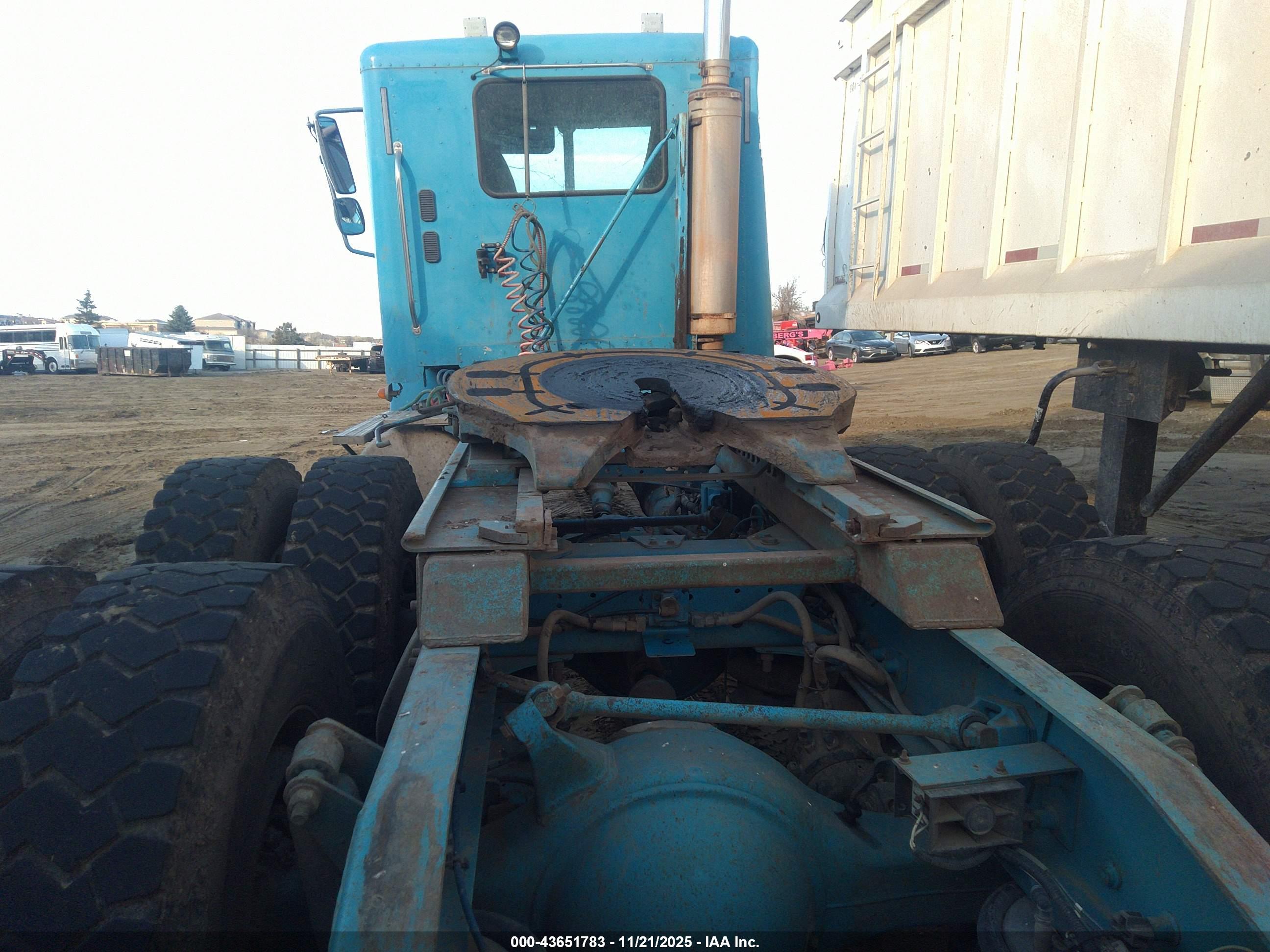 FREIGHTLINER COLUMBIA image 8