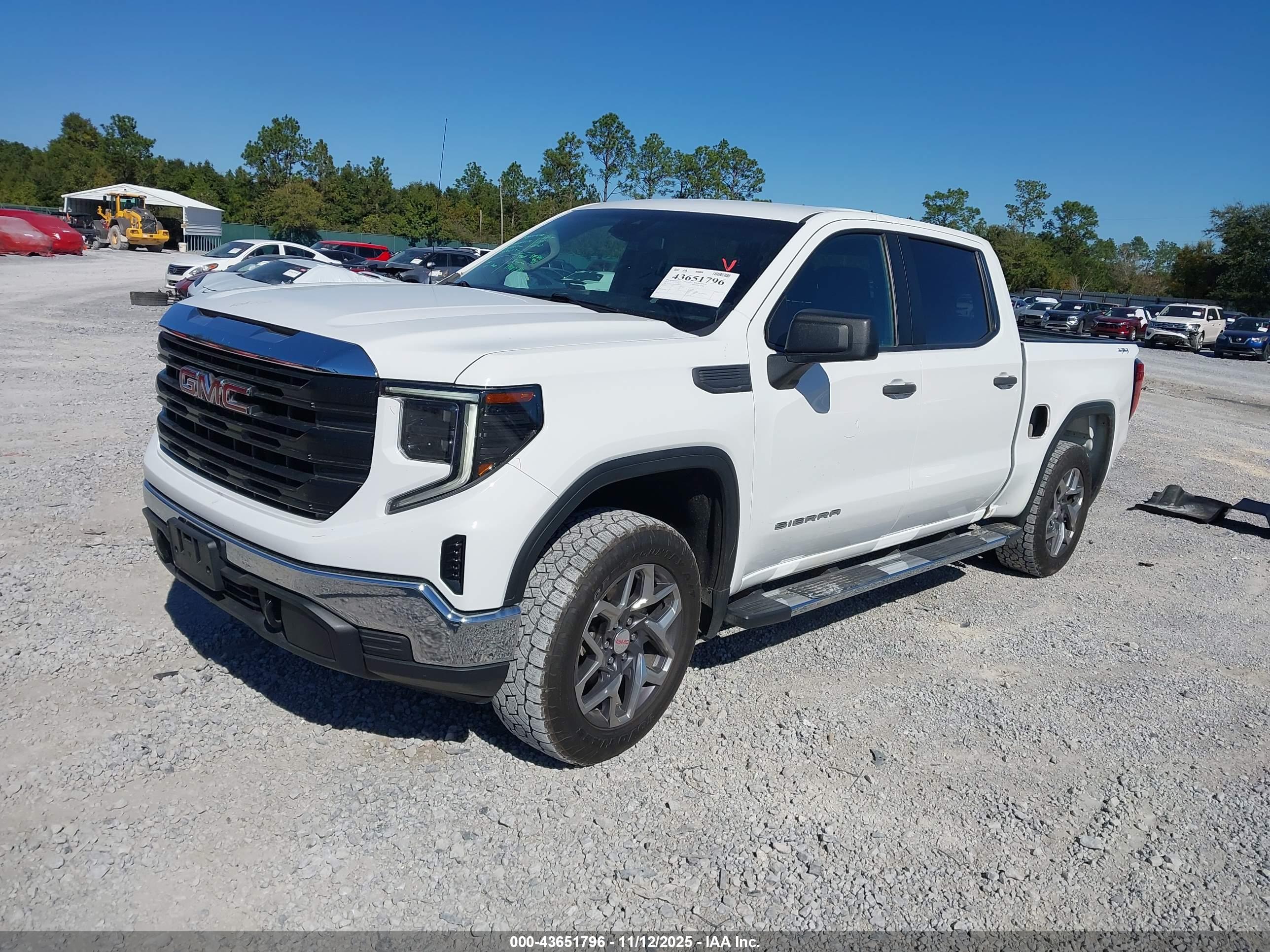 GMC SIERRA image 2